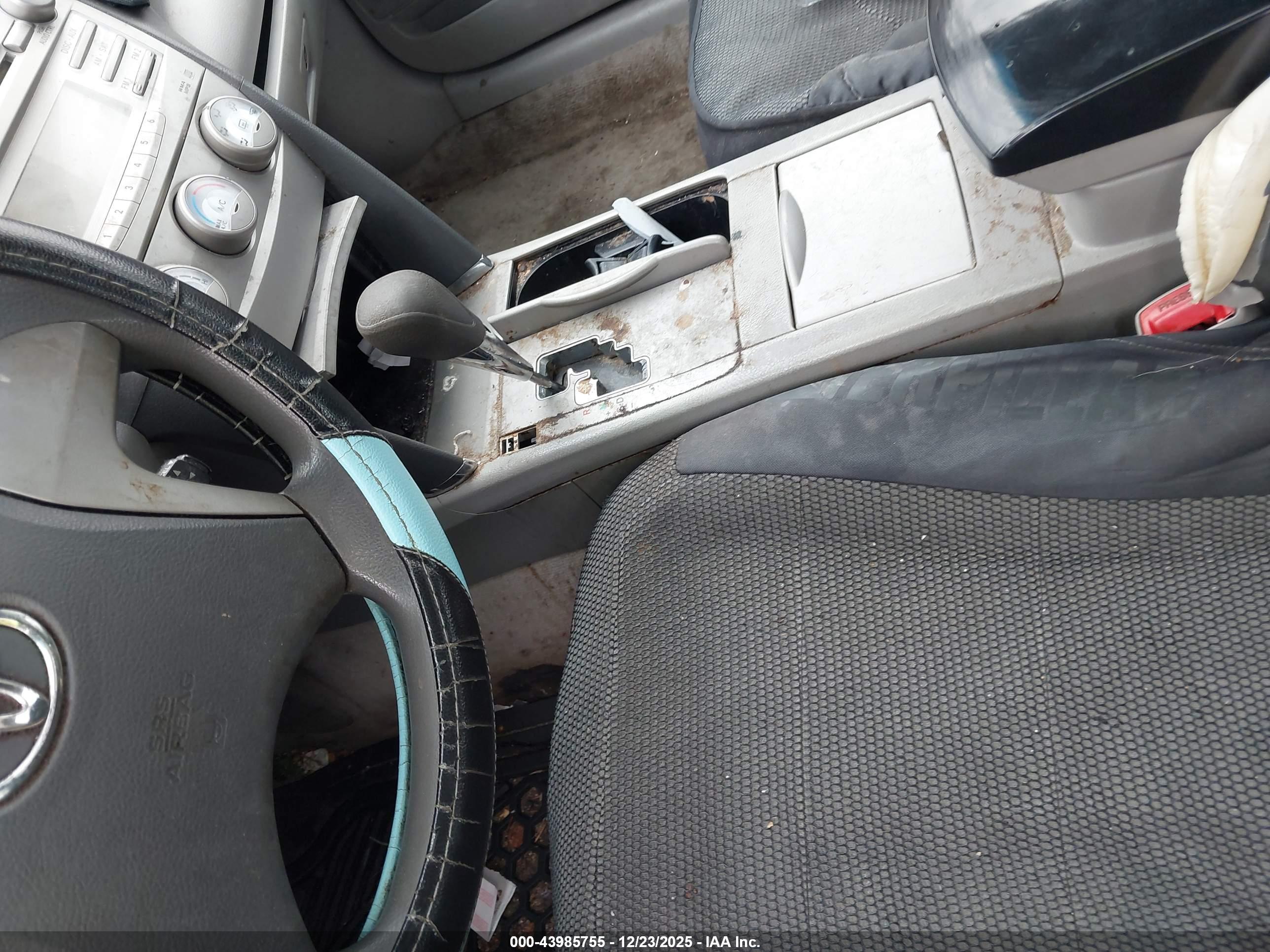 TOYOTA CAMRY image 6