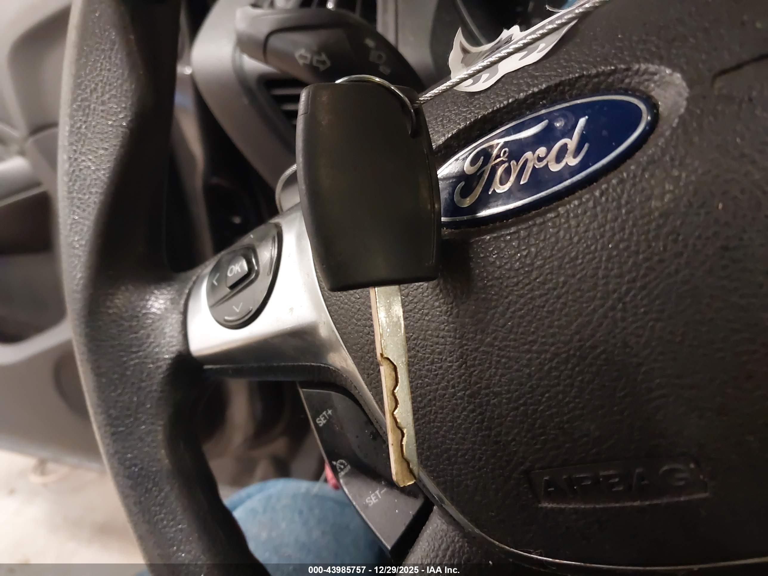 FORD ESCAPE image 11
