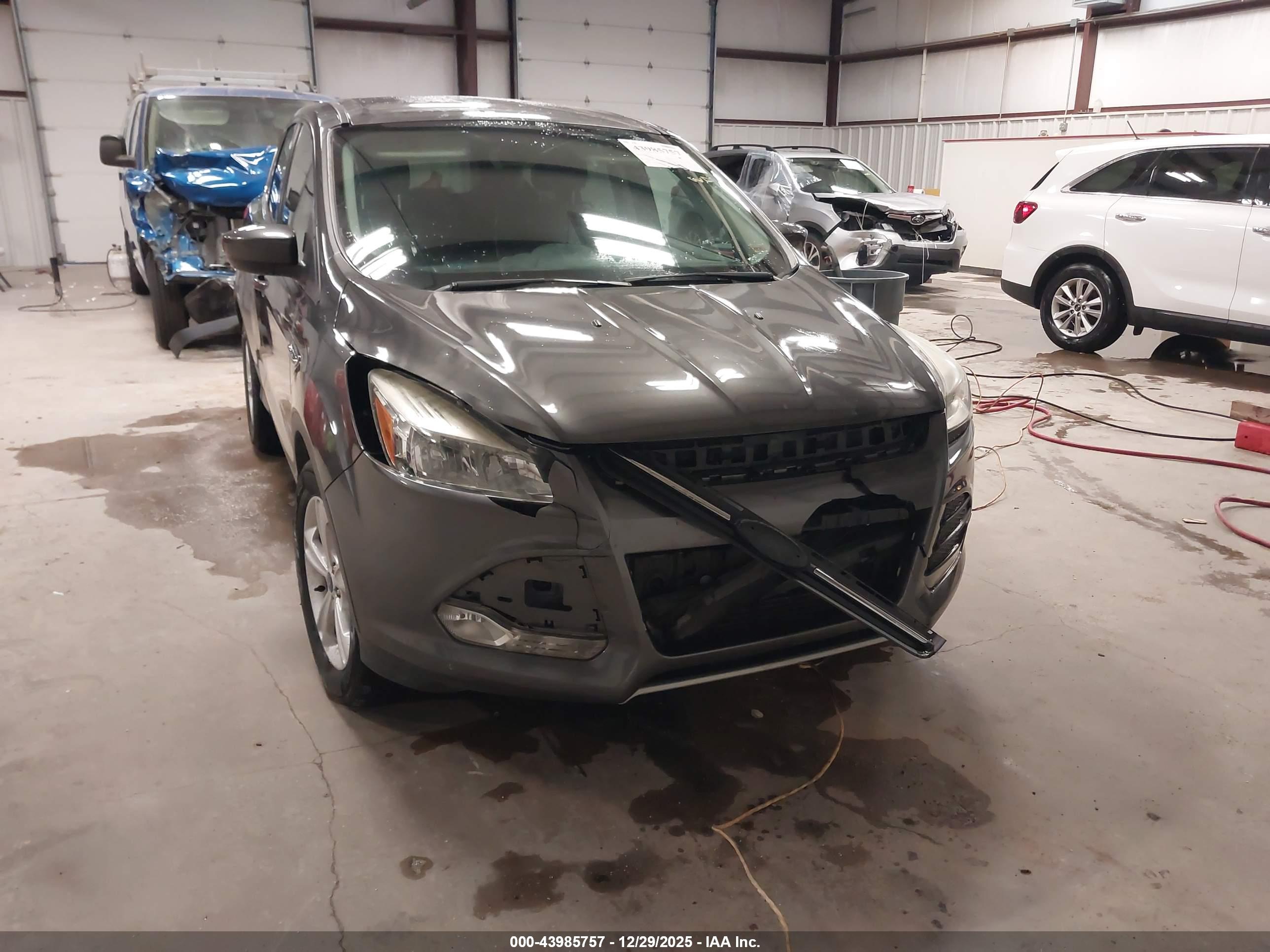 FORD ESCAPE image 6