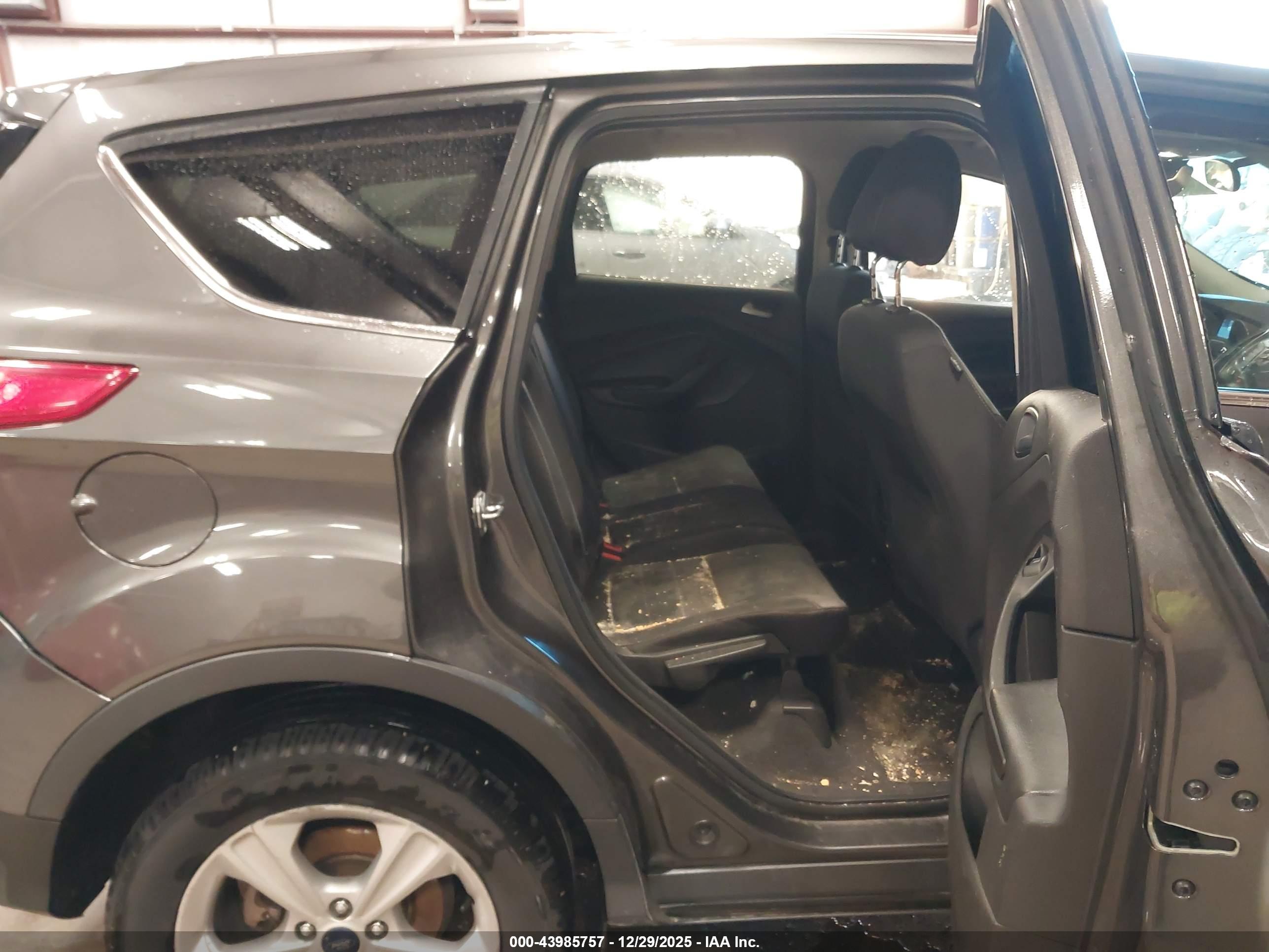 FORD ESCAPE image 8
