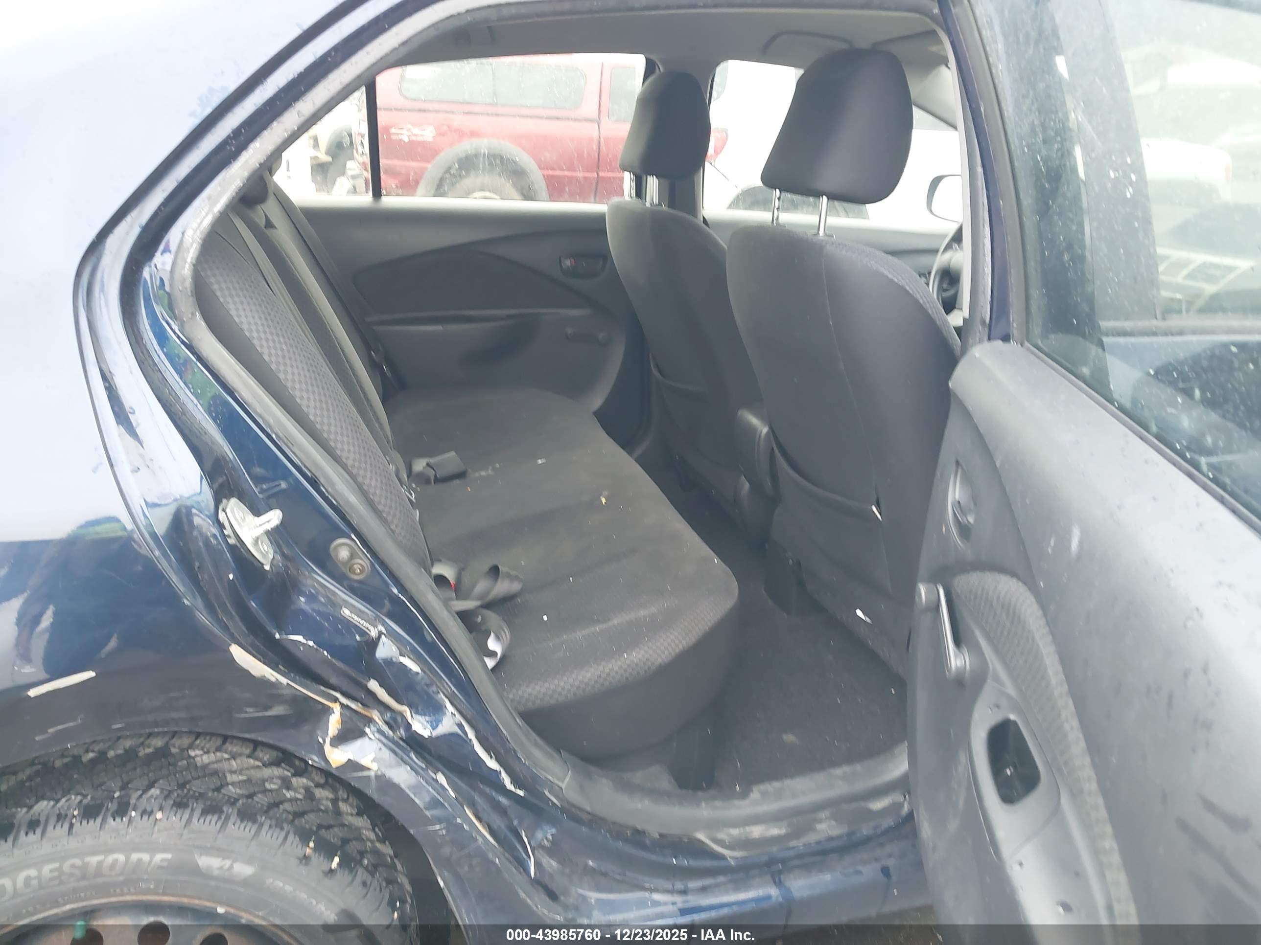 TOYOTA YARIS image 8