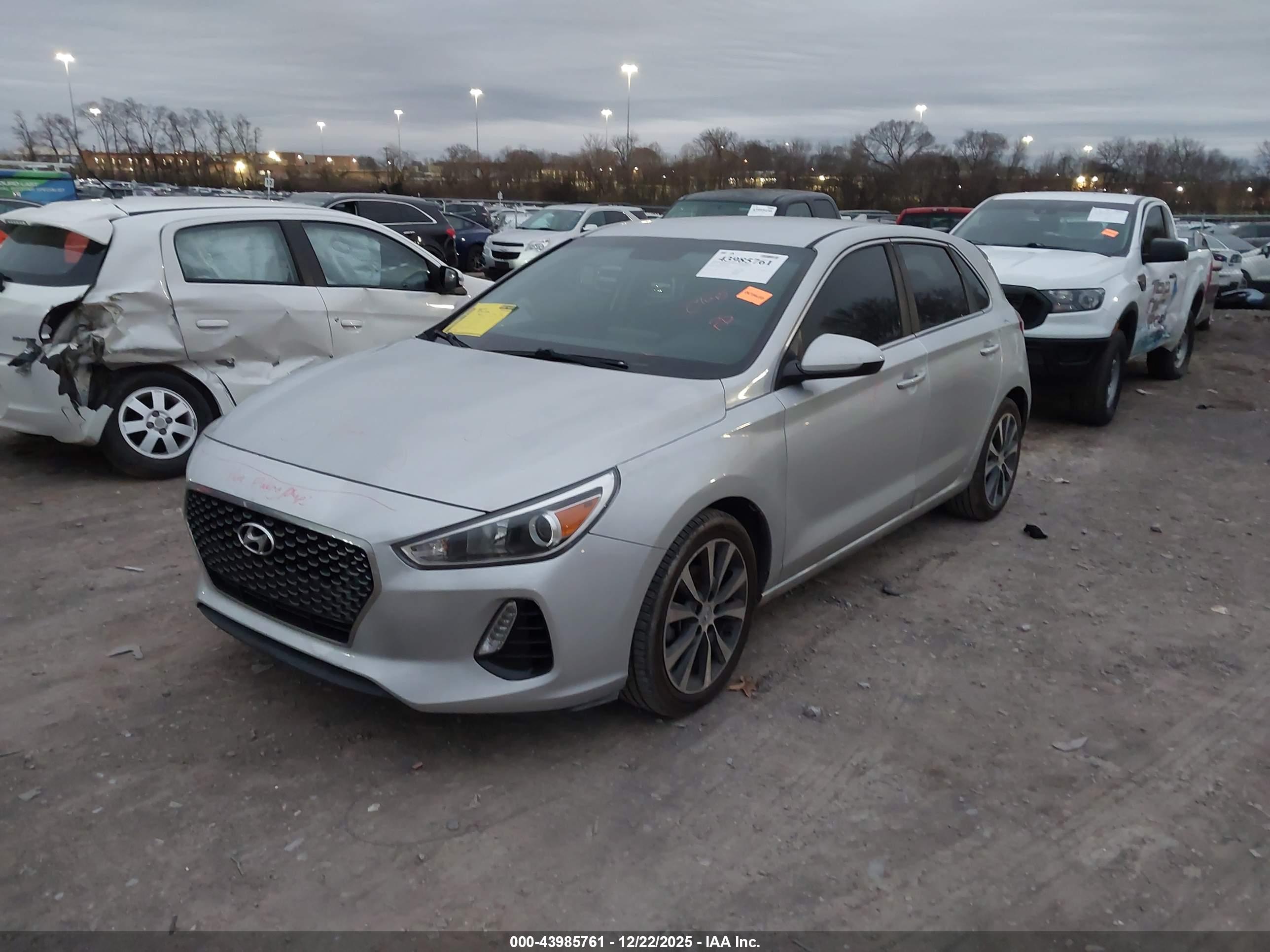 HYUNDAI ELANTRA image 2