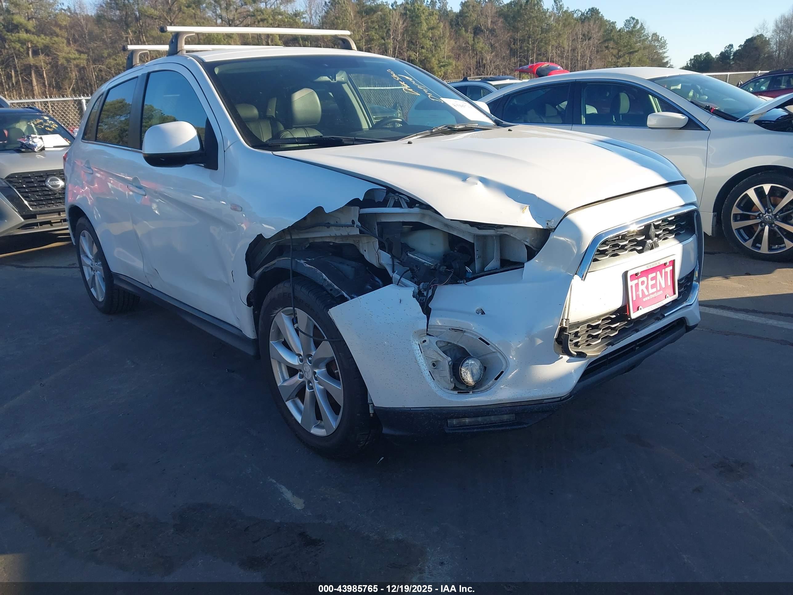 MITSUBISHI OUTLANDER image 6