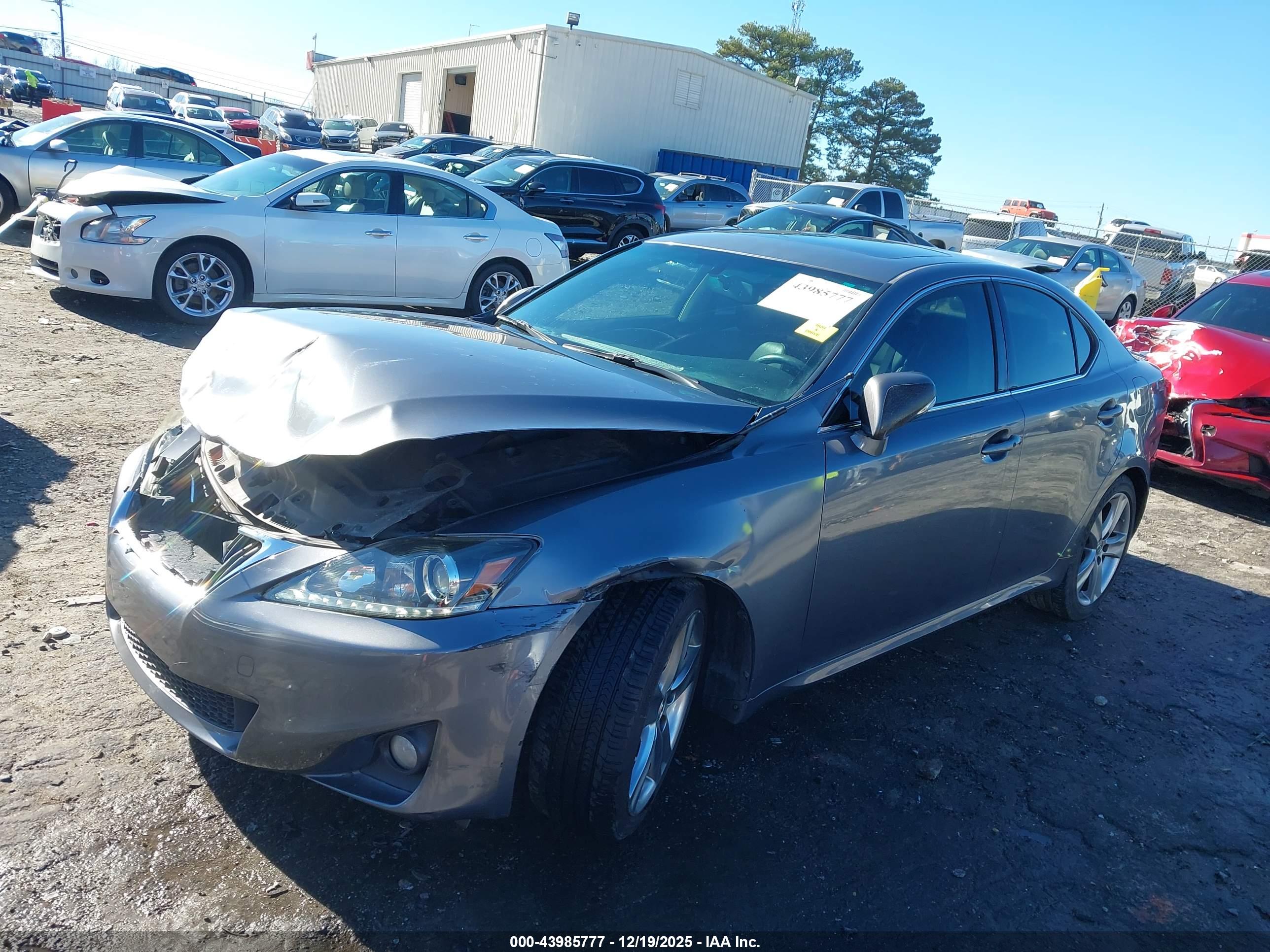 LEXUS IS image 2