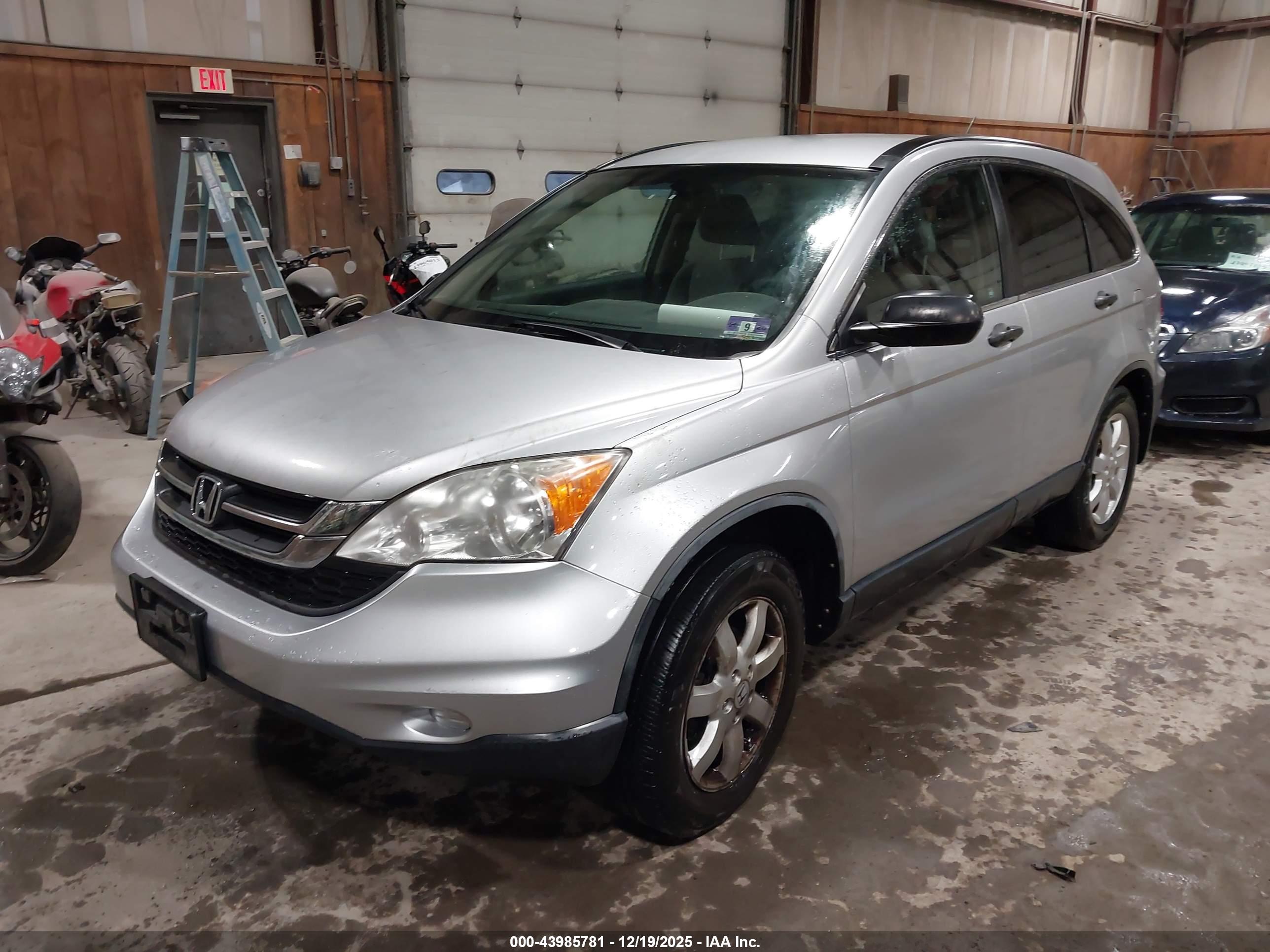HONDA CR-V image 2