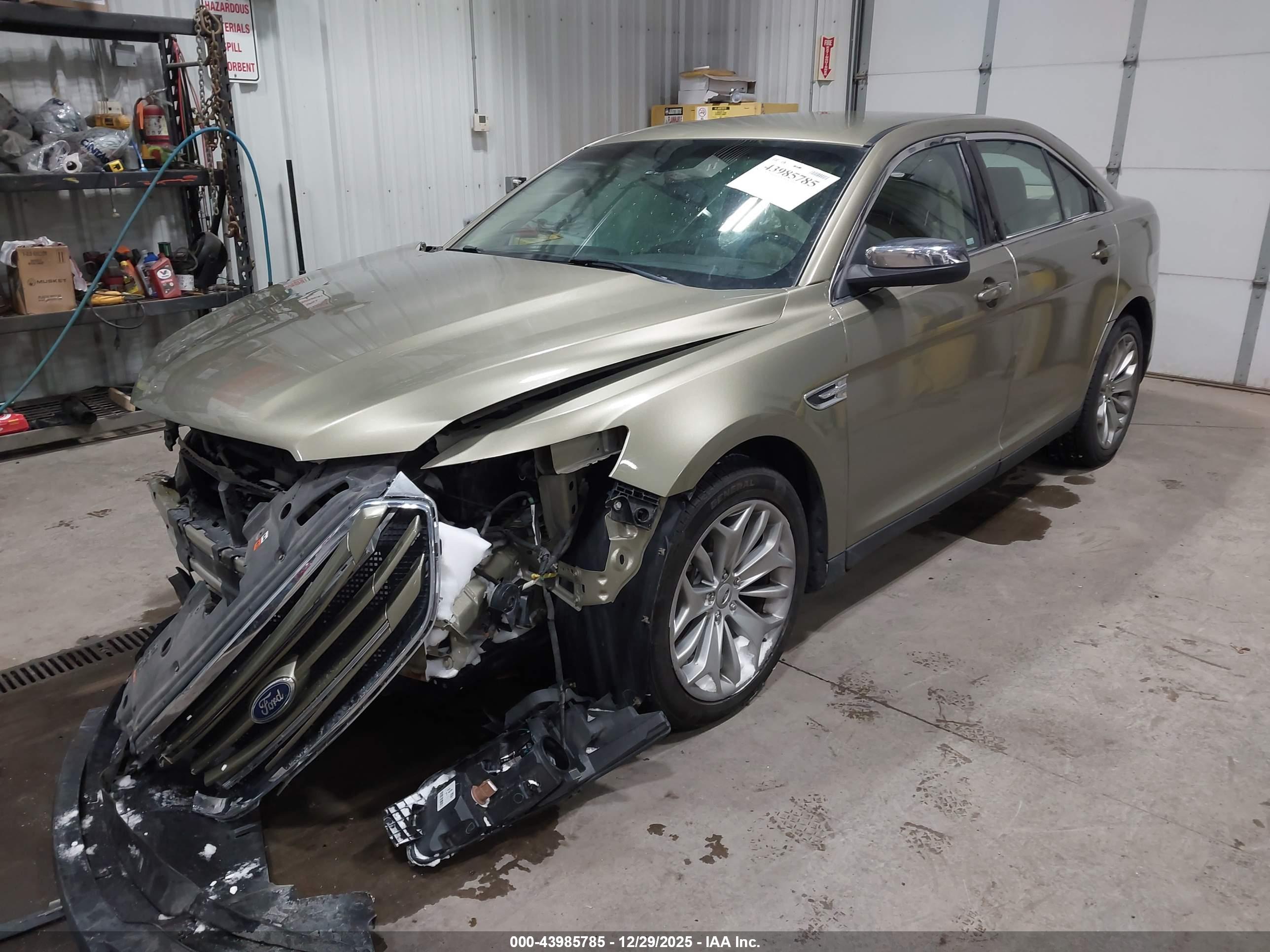 FORD TAURUS image 2