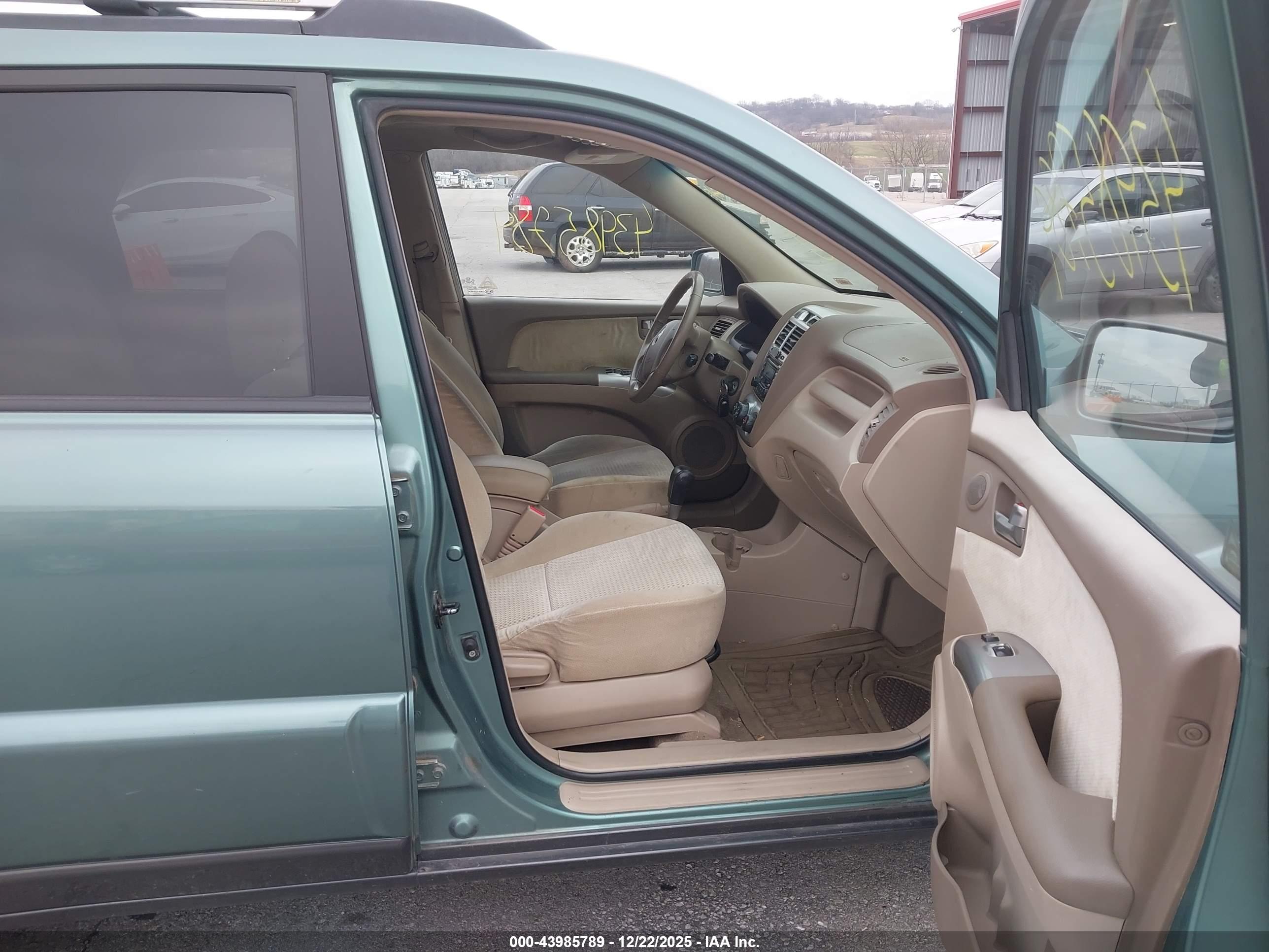 KIA SPORTAGE image 5