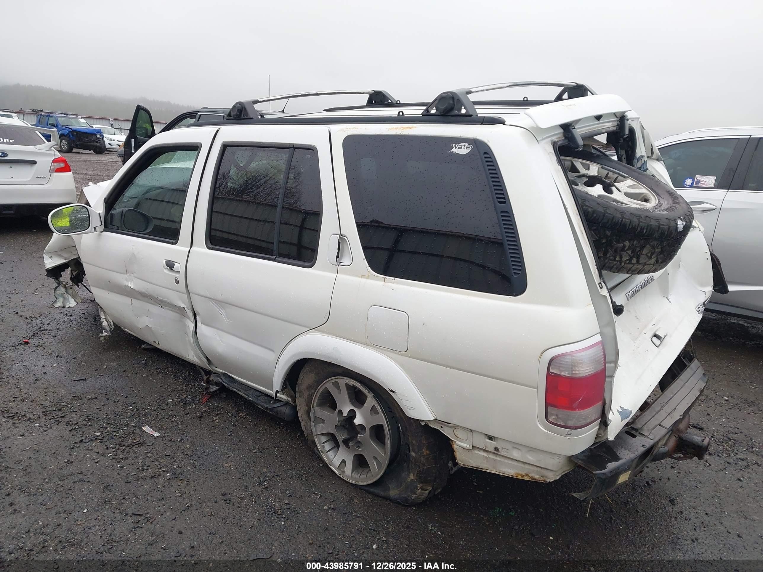 NISSAN PATHFINDER image 3