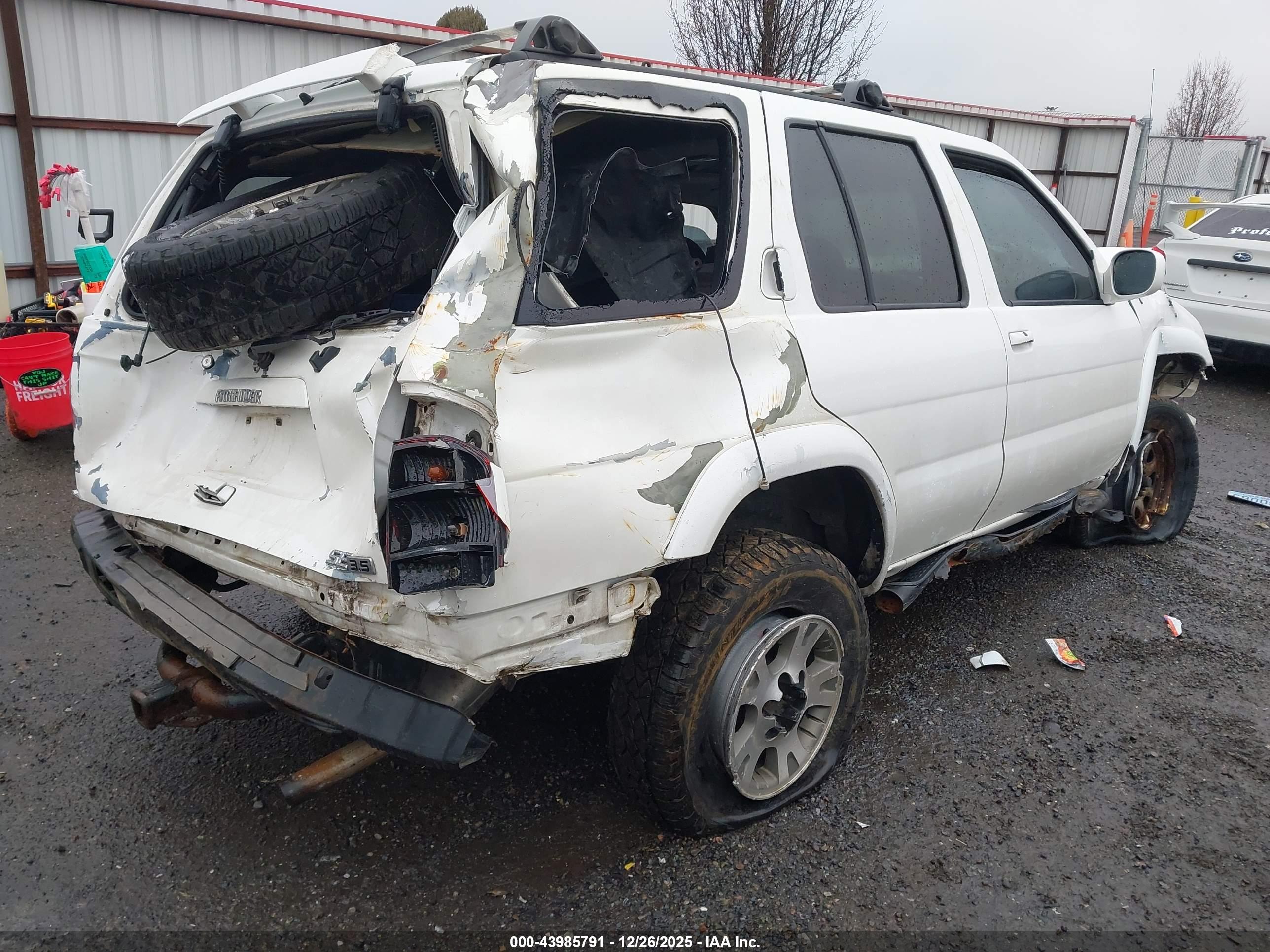 NISSAN PATHFINDER image 4
