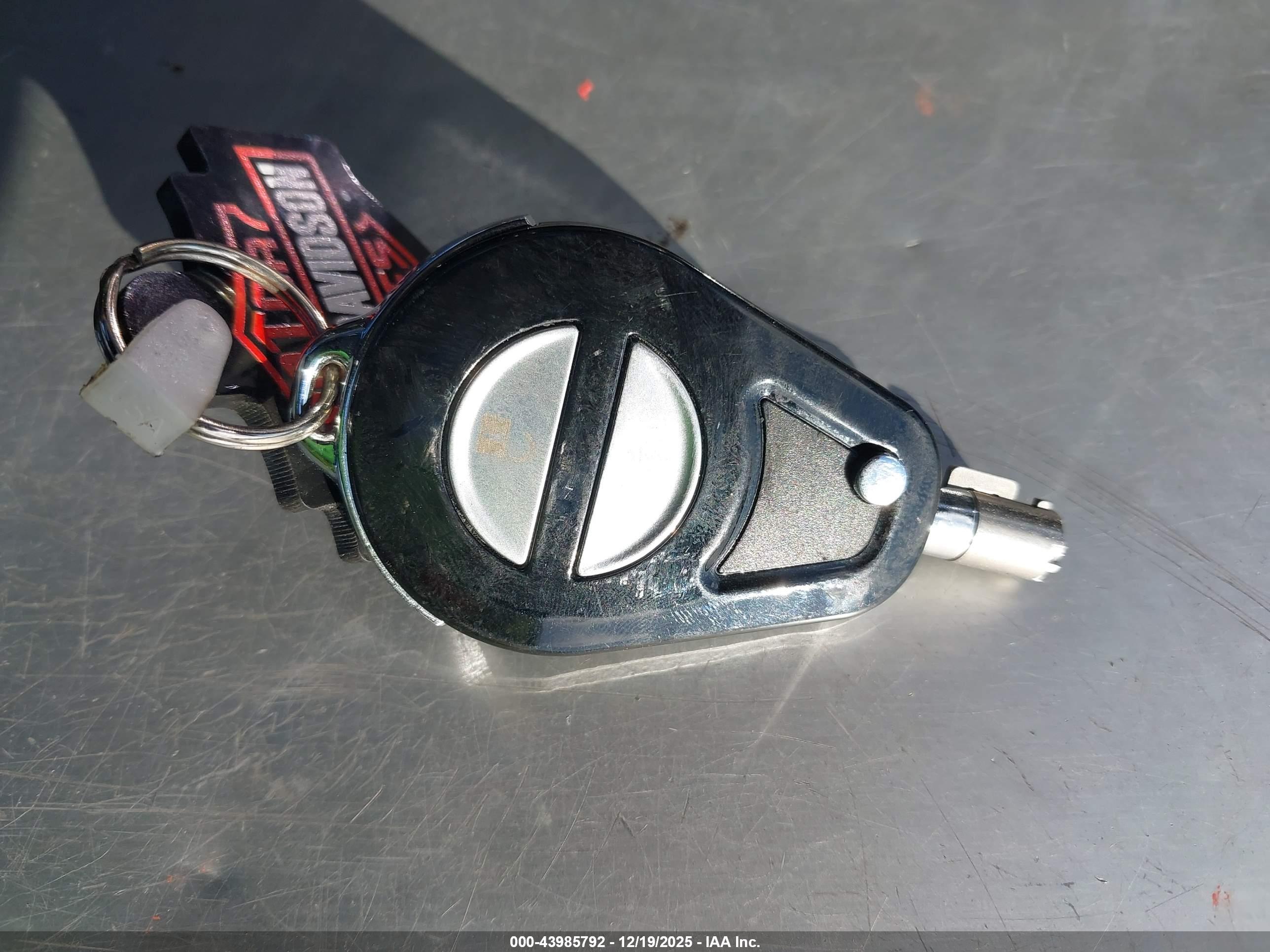 HARLEY-DAVIDSON FLHTKSE image 11