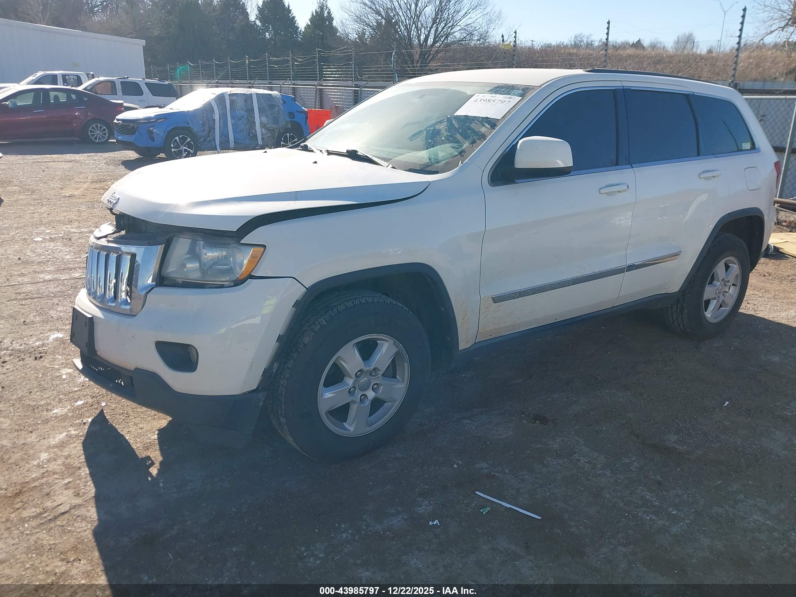 JEEP GRAND image 2