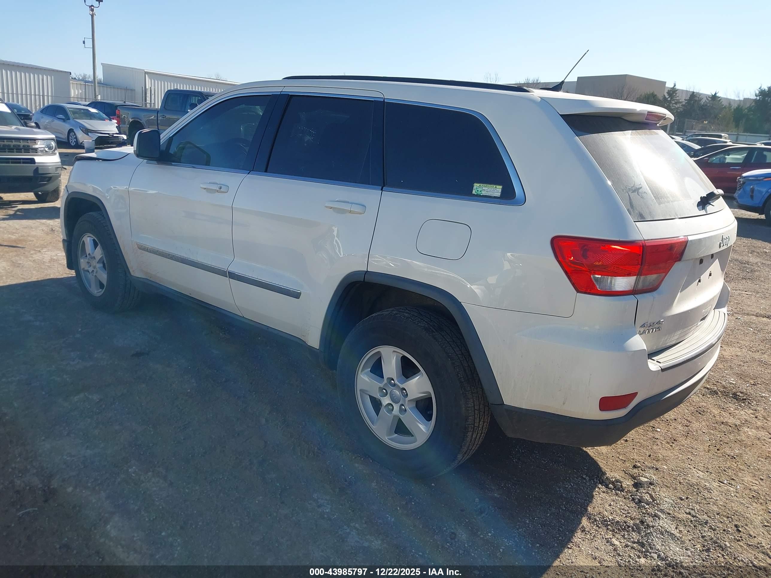 JEEP GRAND image 3