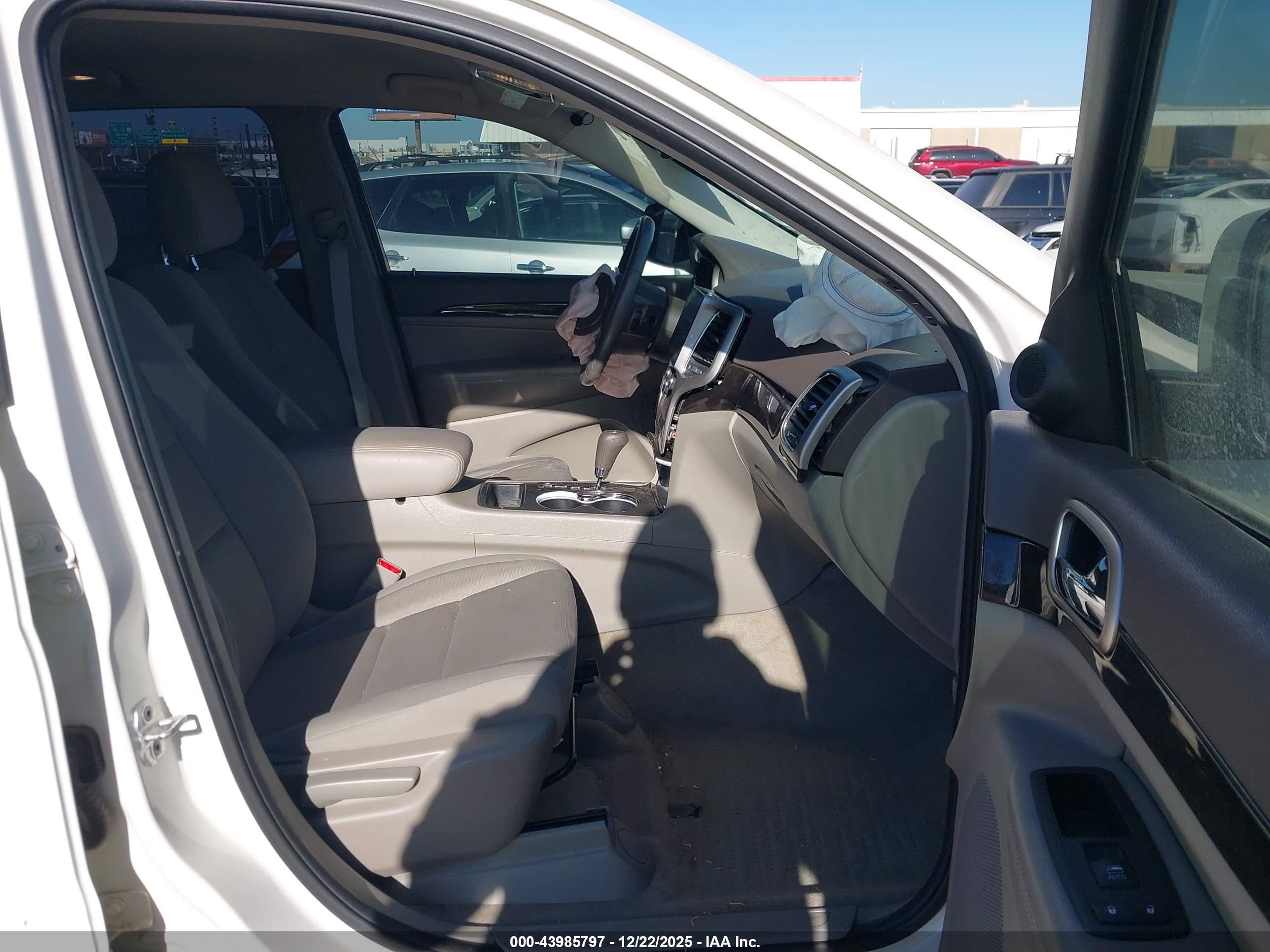 JEEP GRAND image 5
