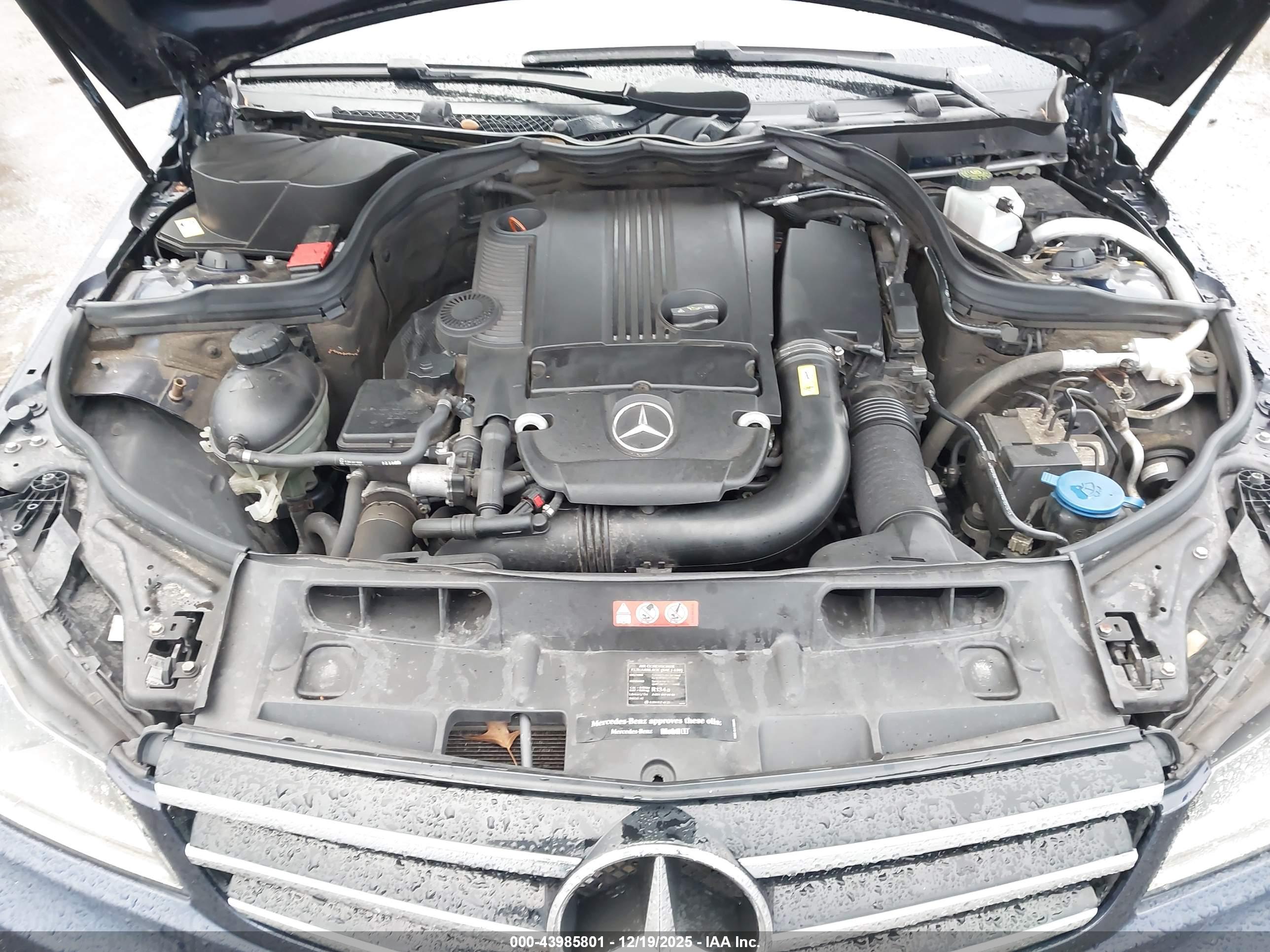 MERCEDES-BENZ C-CLASS image 10
