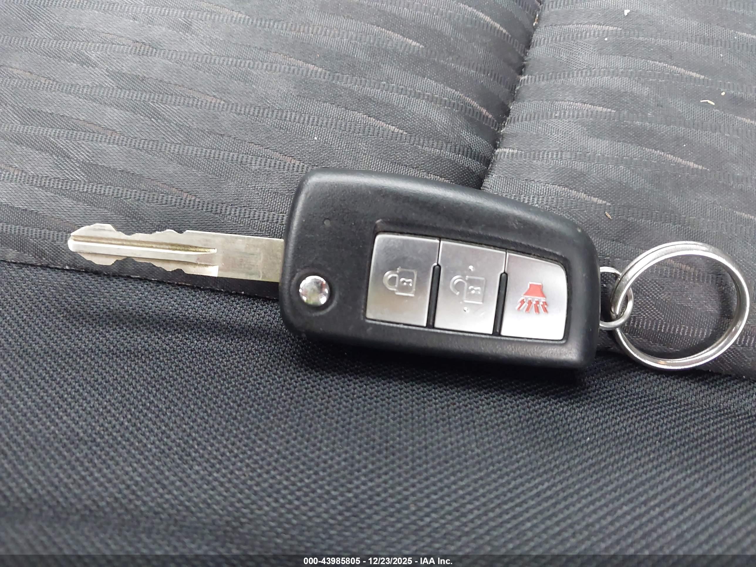 NISSAN ROGUE image 11