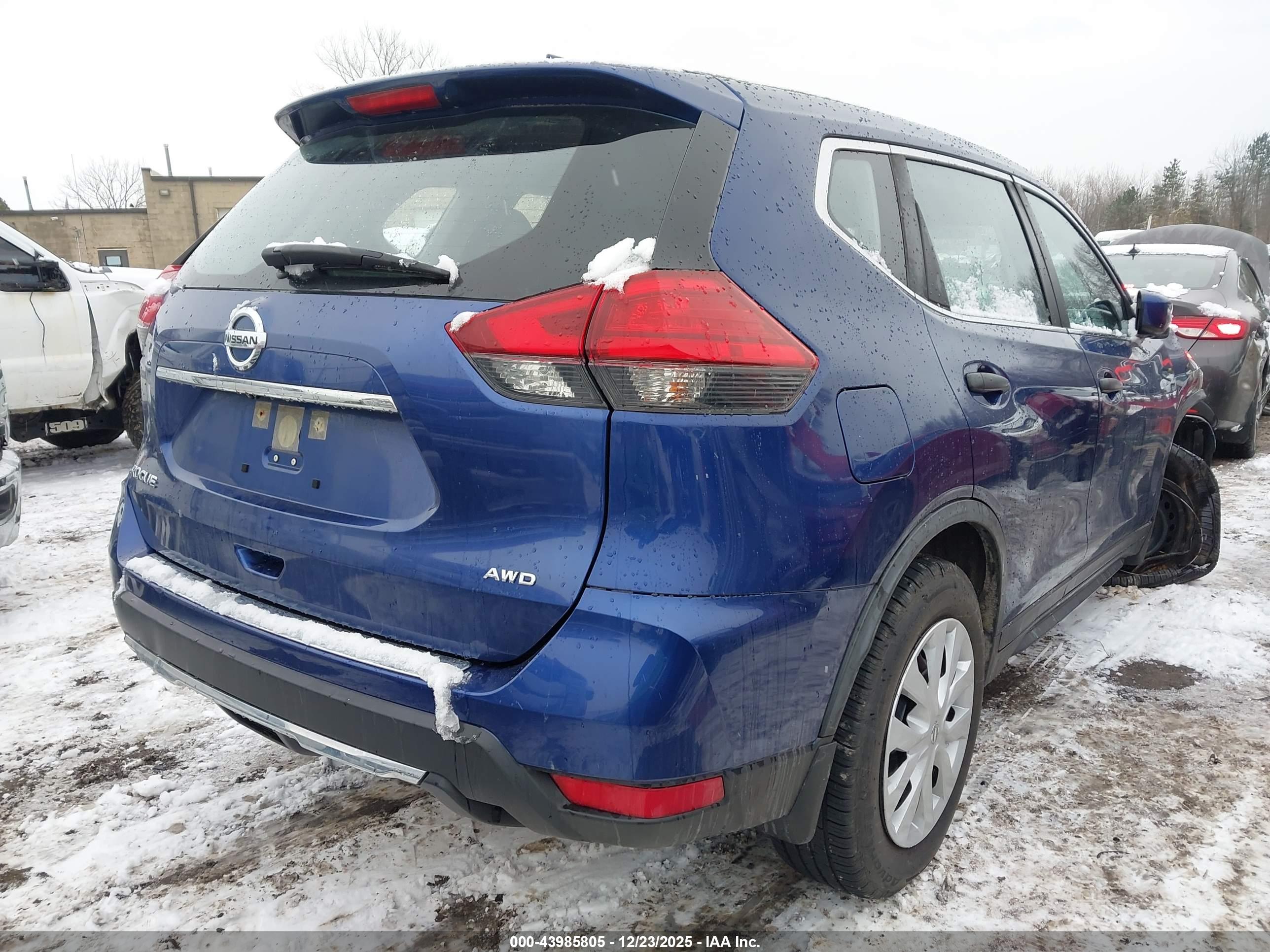 NISSAN ROGUE image 4