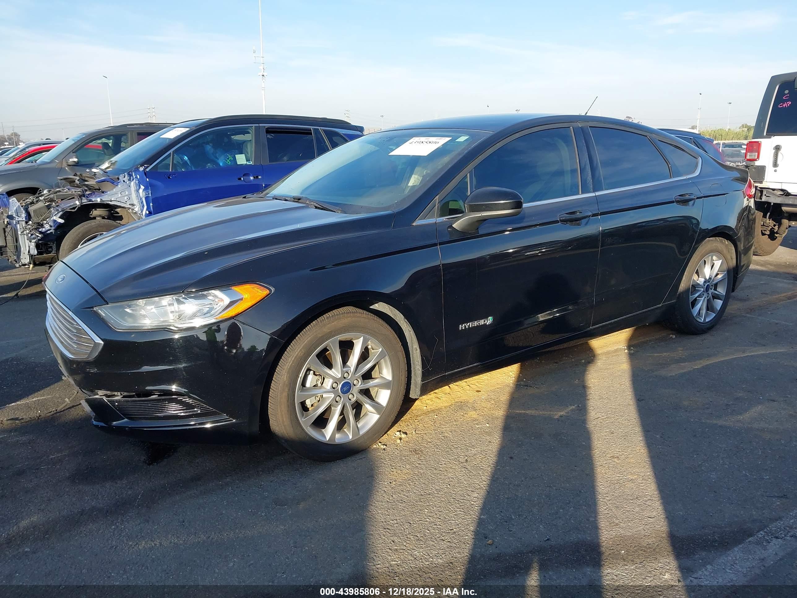 FORD FUSION image 2
