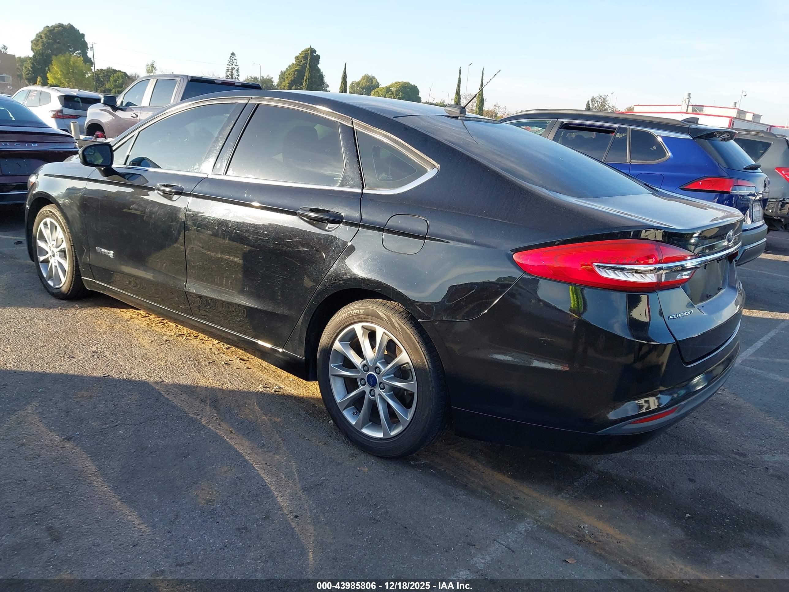 FORD FUSION image 3