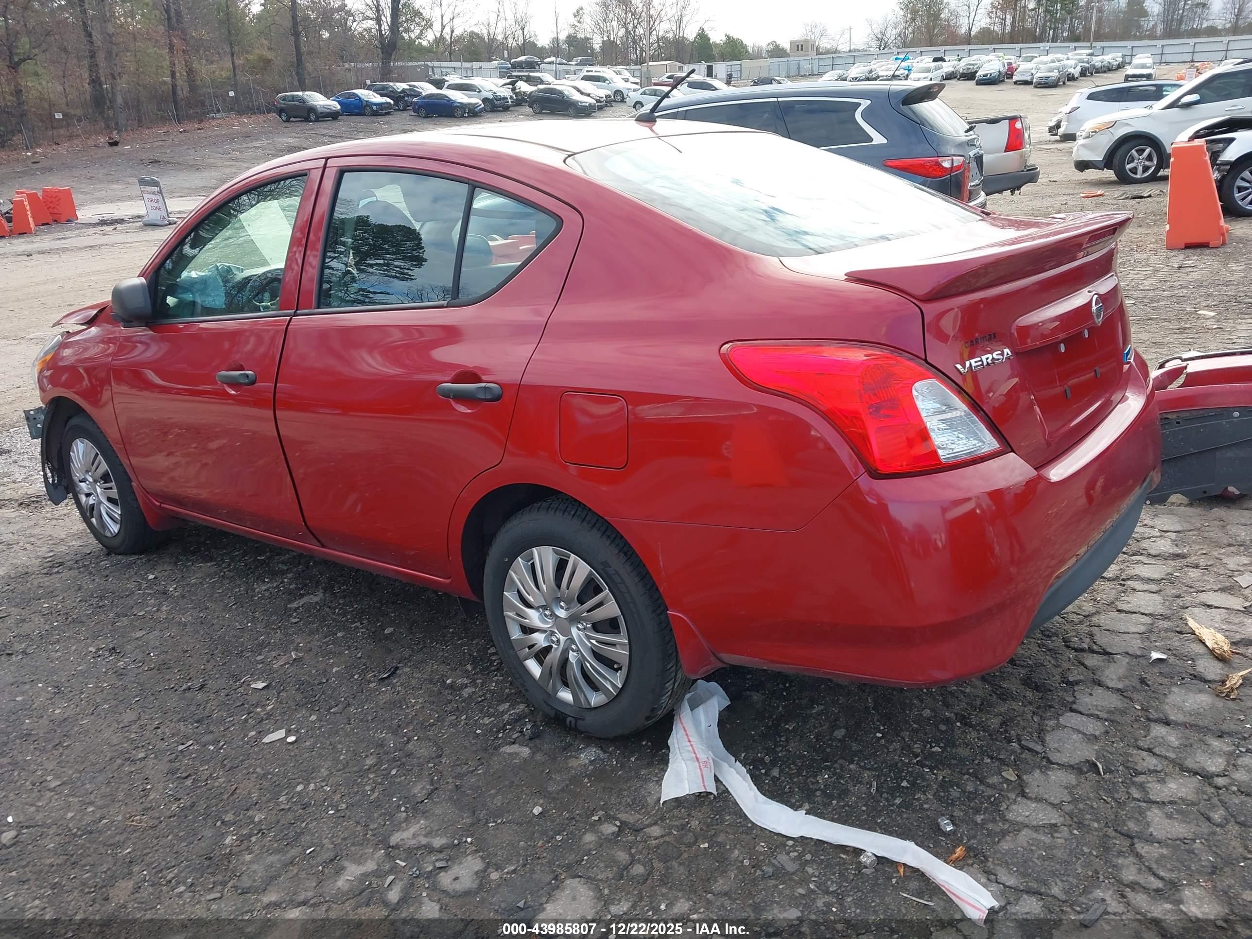 NISSAN VERSA image 3