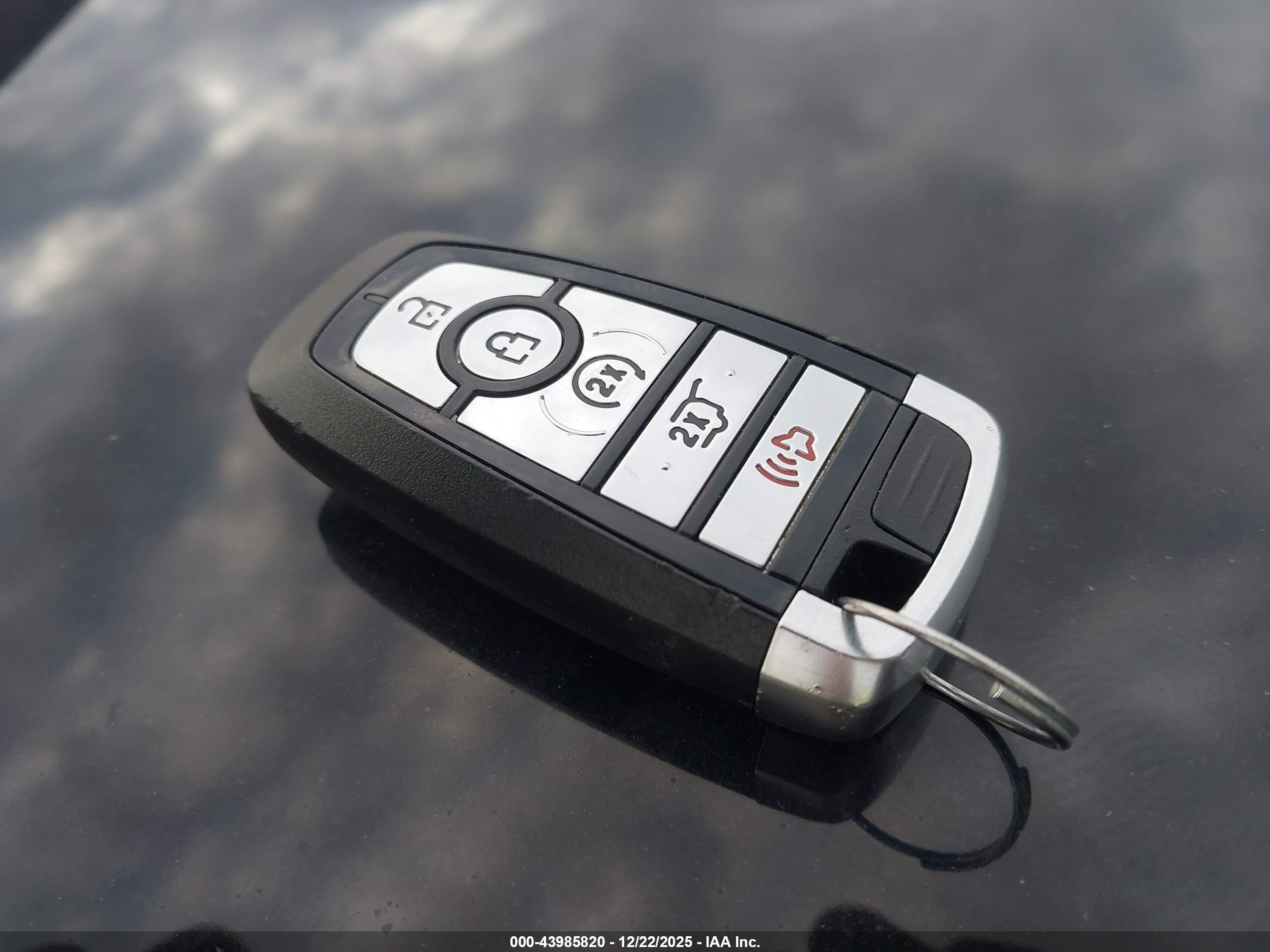 FORD ESCAPE image 11