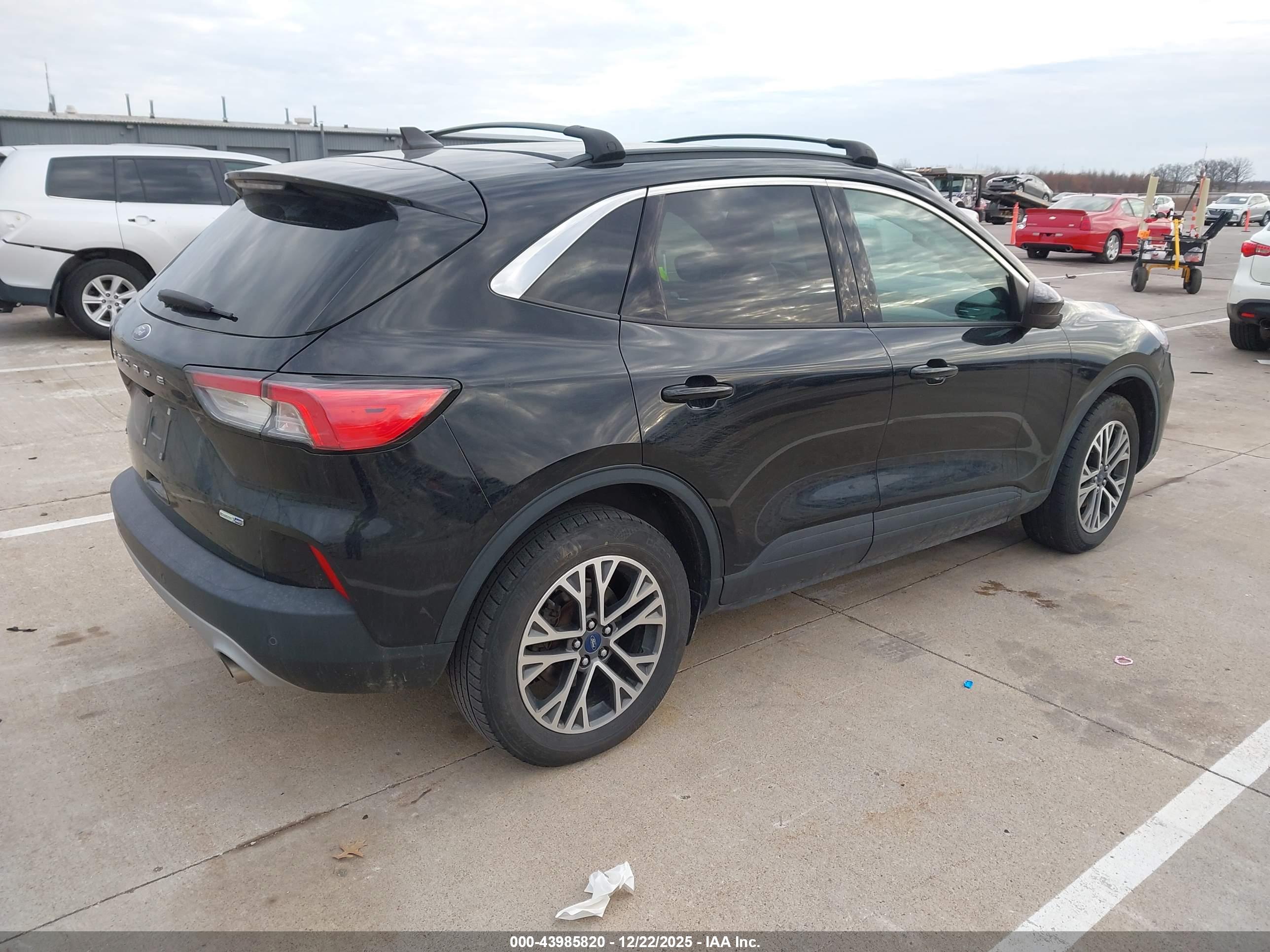 FORD ESCAPE image 4