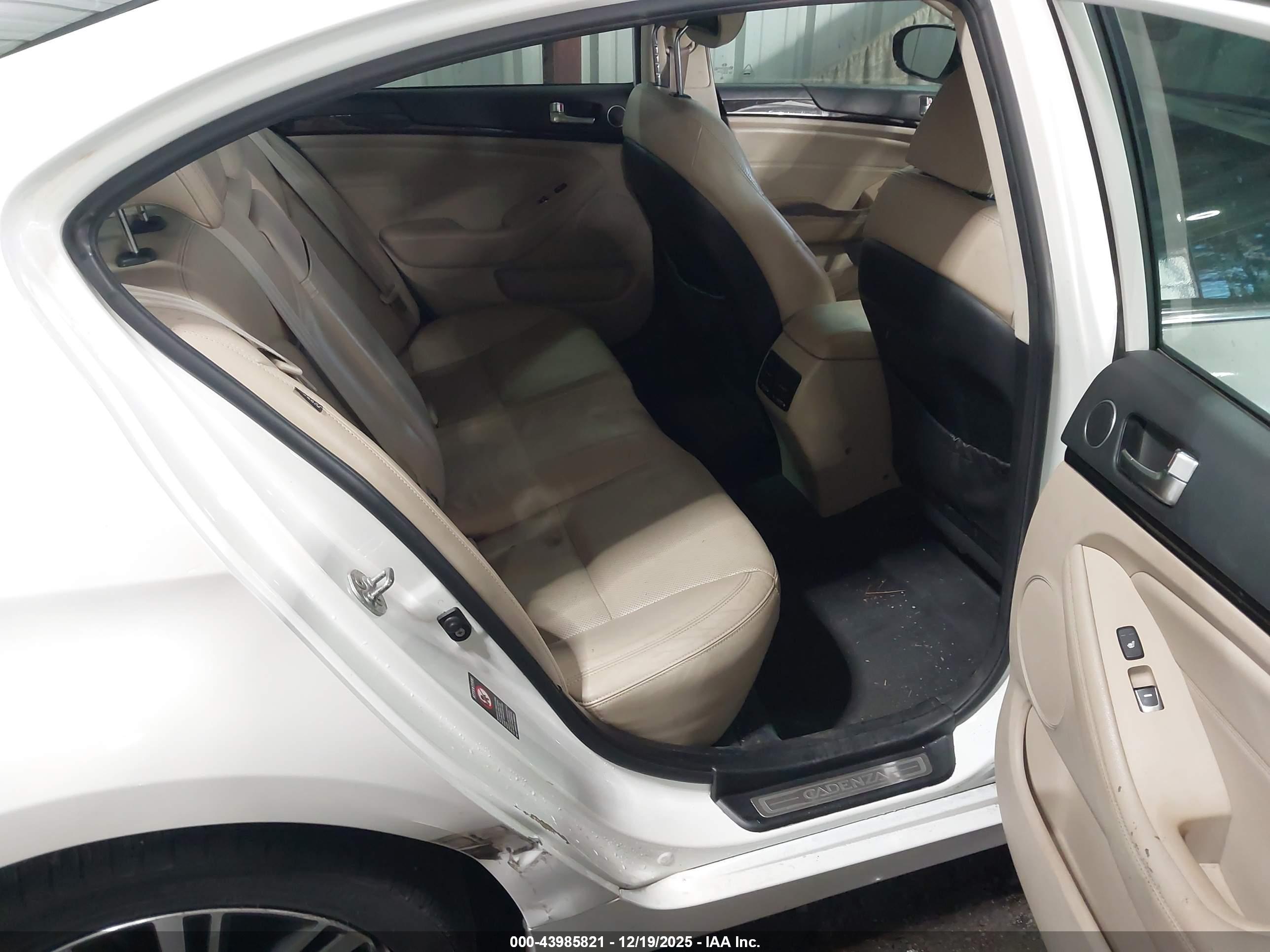 KIA CADENZA image 8