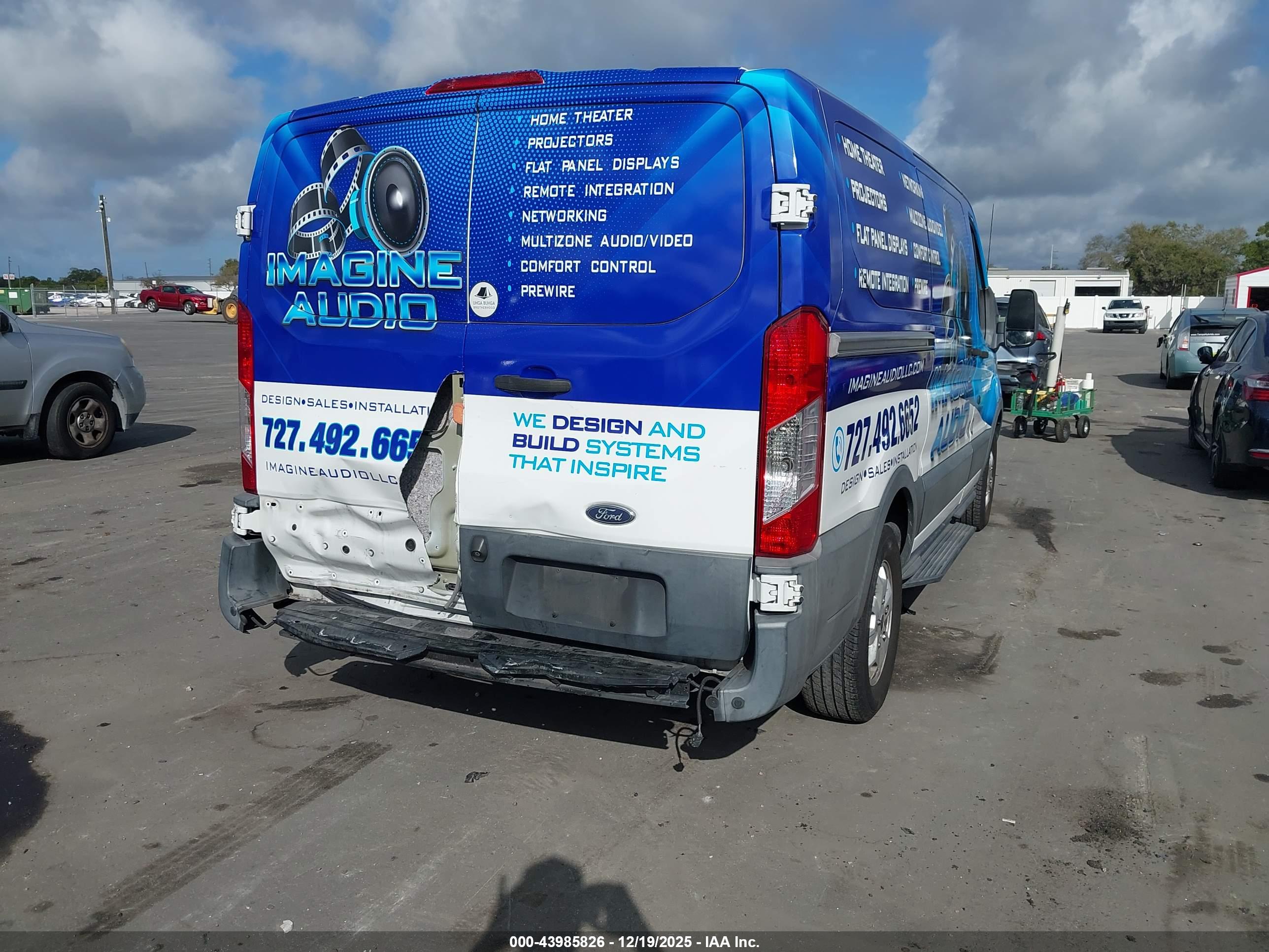 FORD TRANSIT-150 image 4