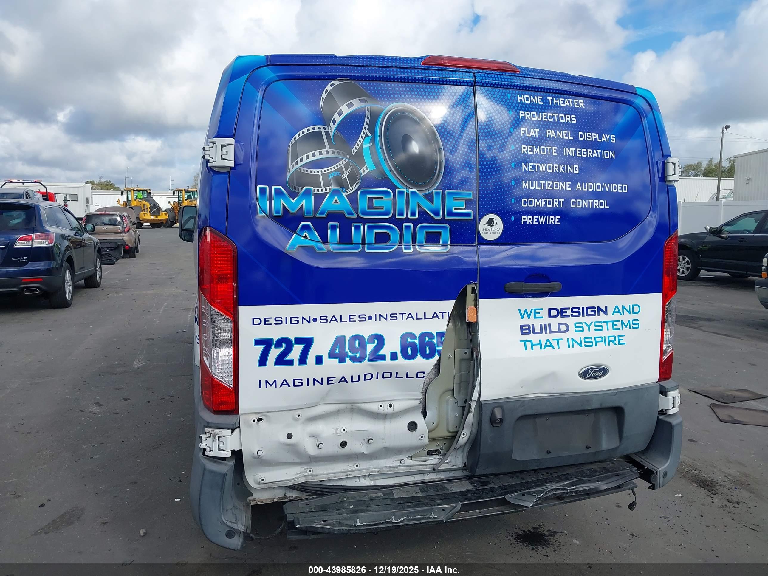 FORD TRANSIT-150 image 6