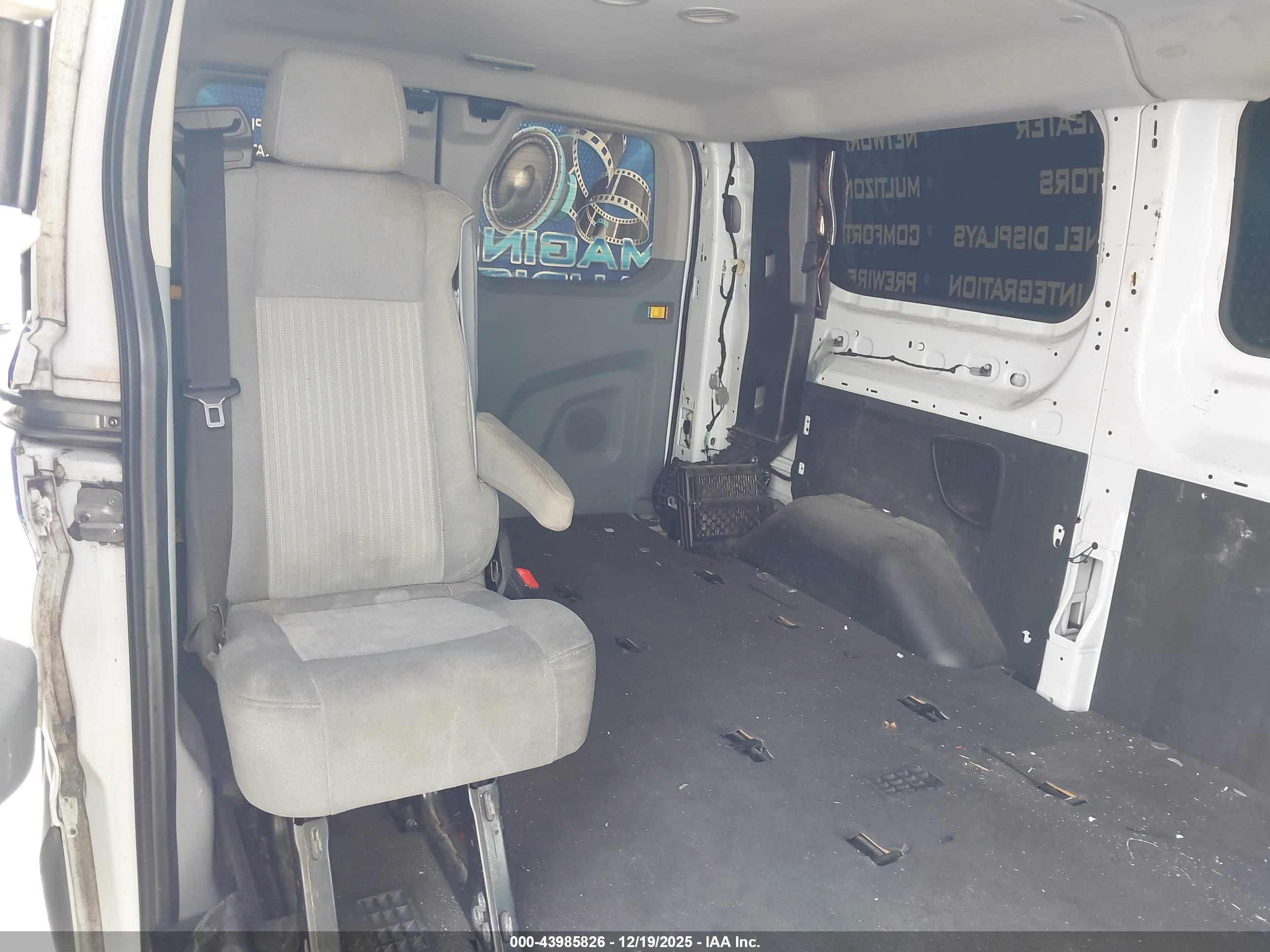 FORD TRANSIT-150 image 8