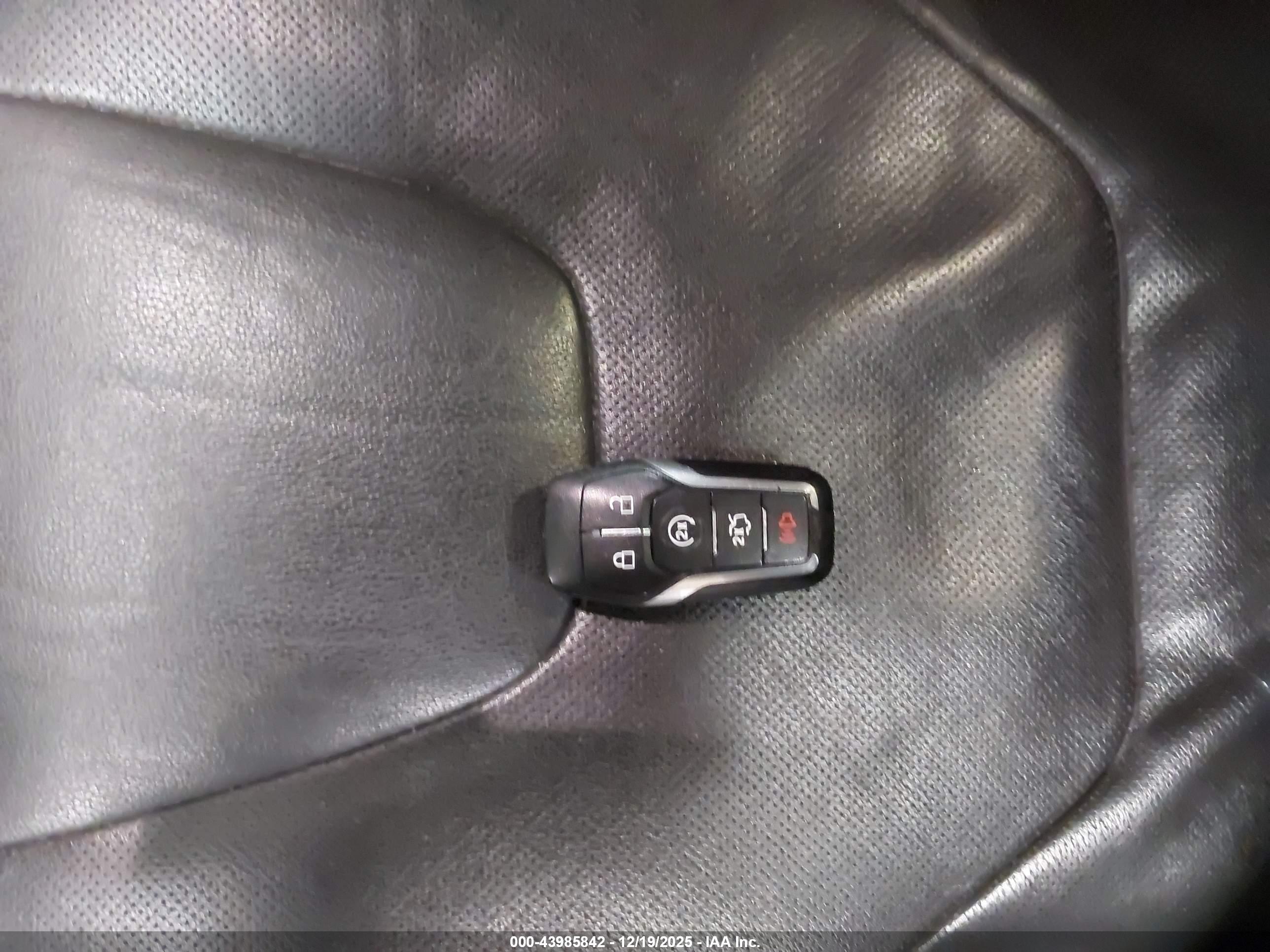 FORD FUSION image 11