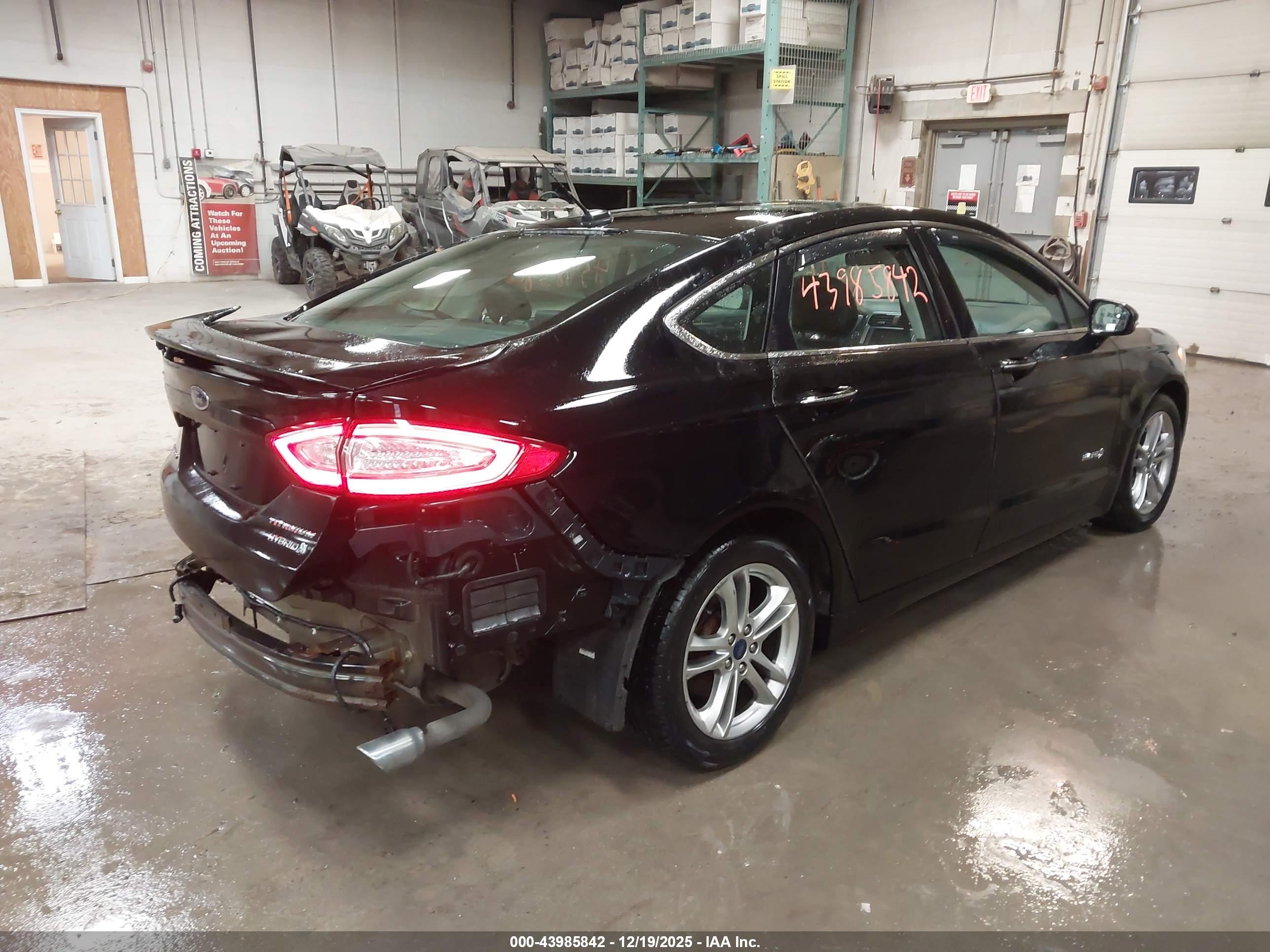 FORD FUSION image 4