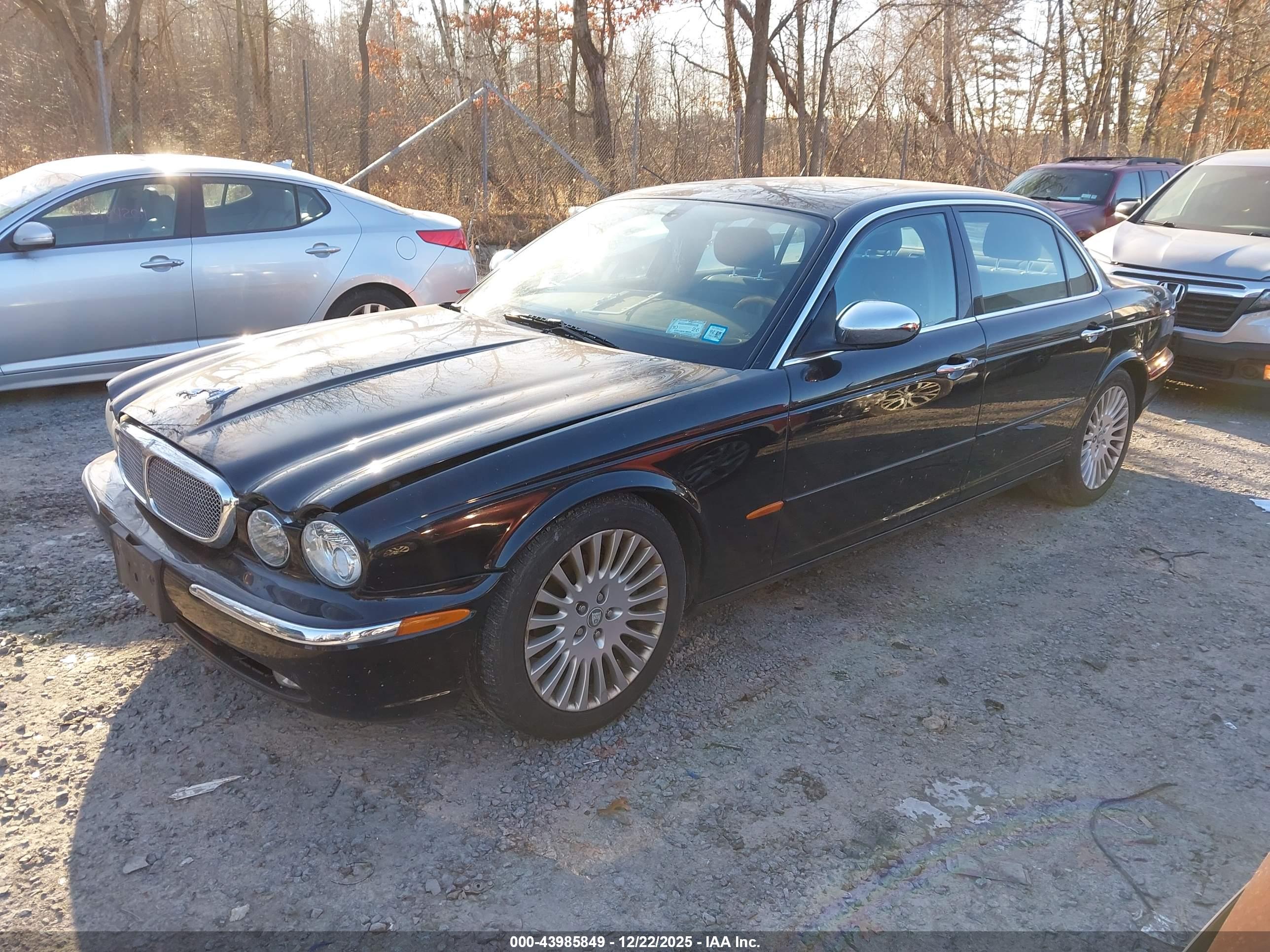 JAGUAR XJ image 2
