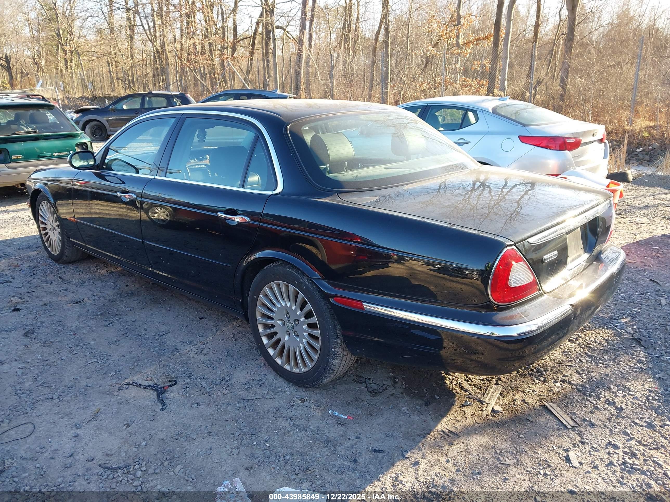 JAGUAR XJ image 3