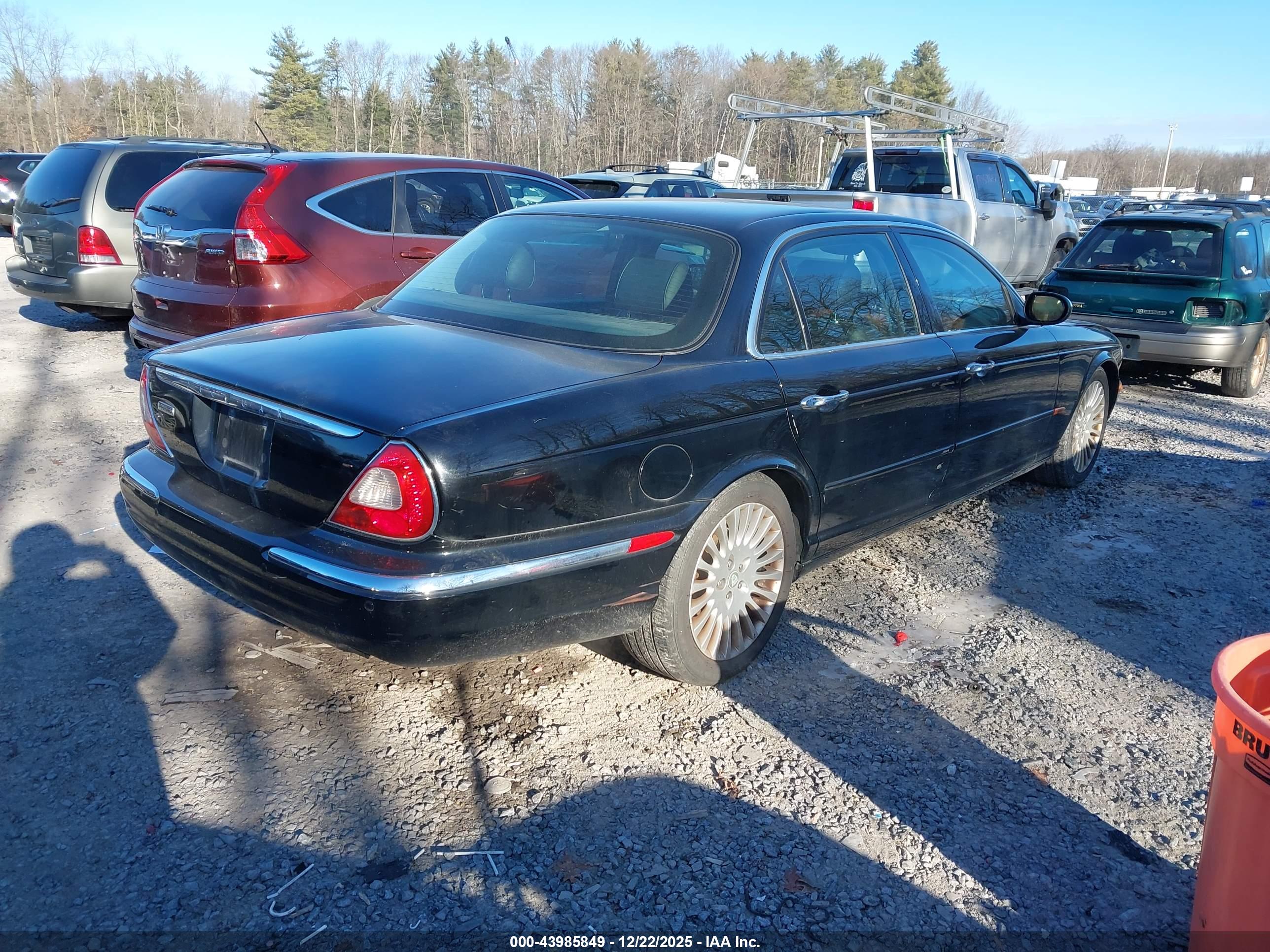 JAGUAR XJ image 4