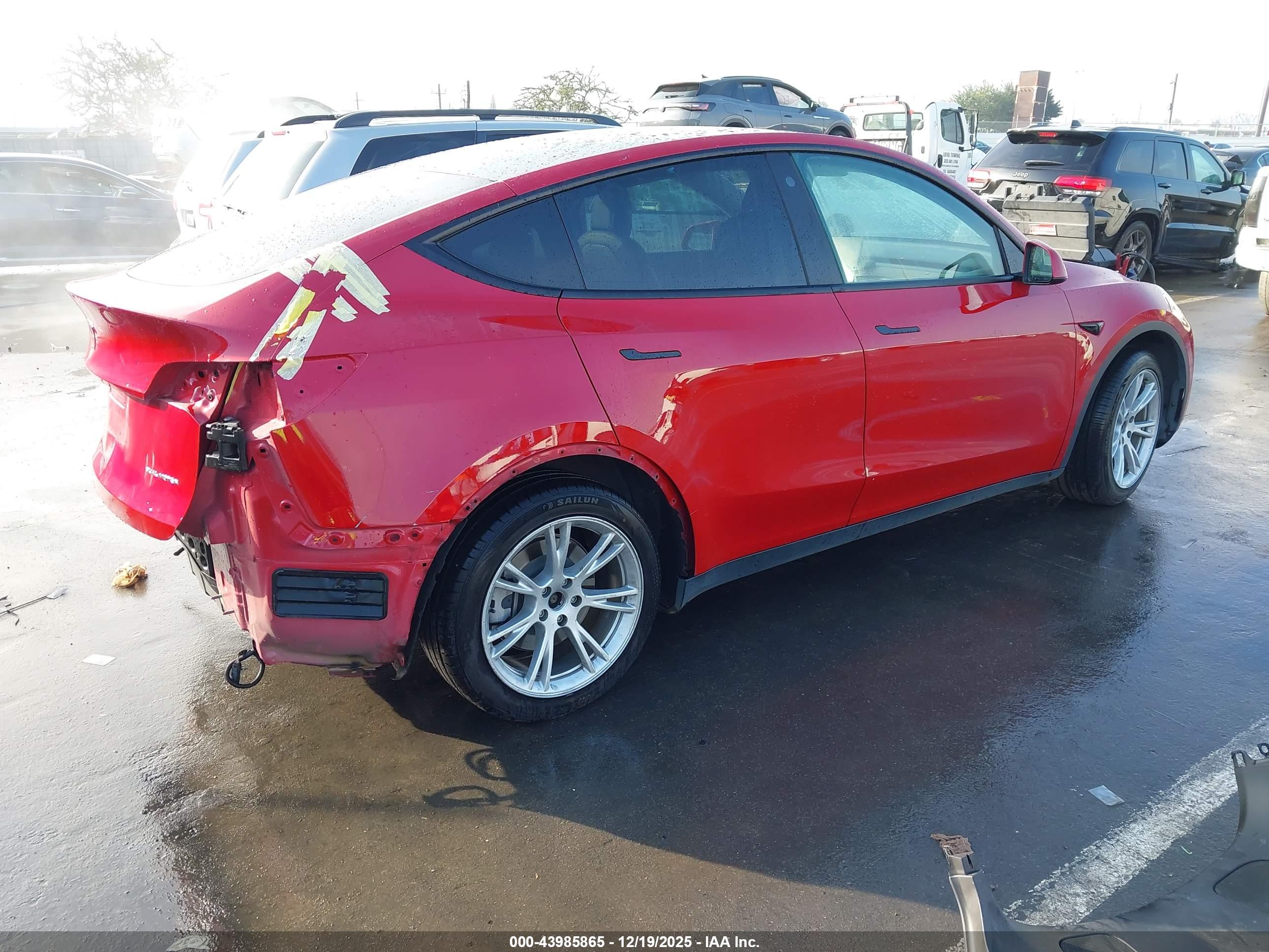 TESLA MODEL image 4
