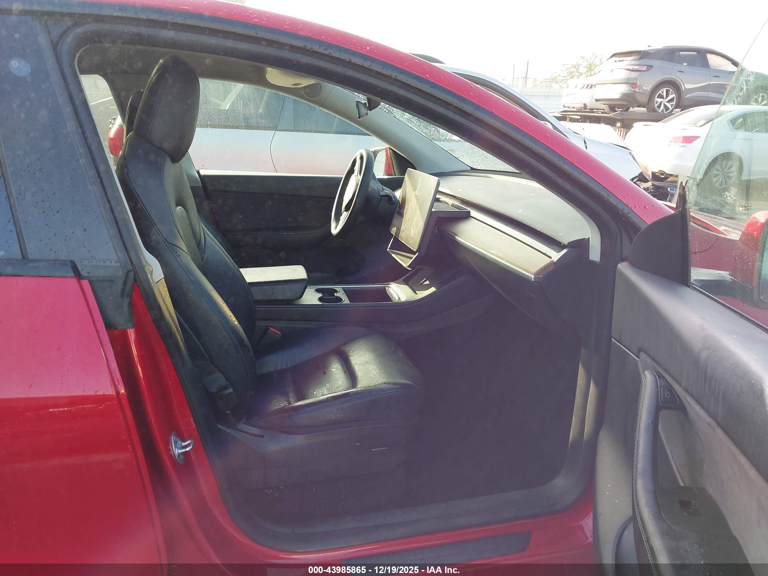TESLA MODEL image 5