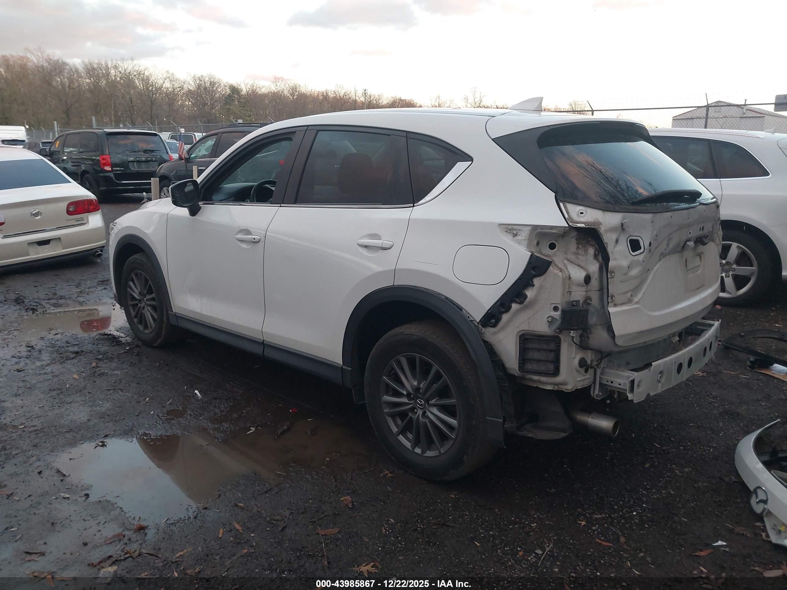 MAZDA CX-5 image 3