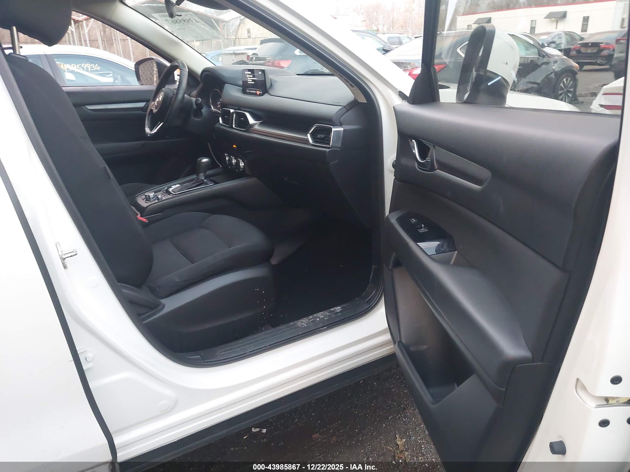 MAZDA CX-5 image 5