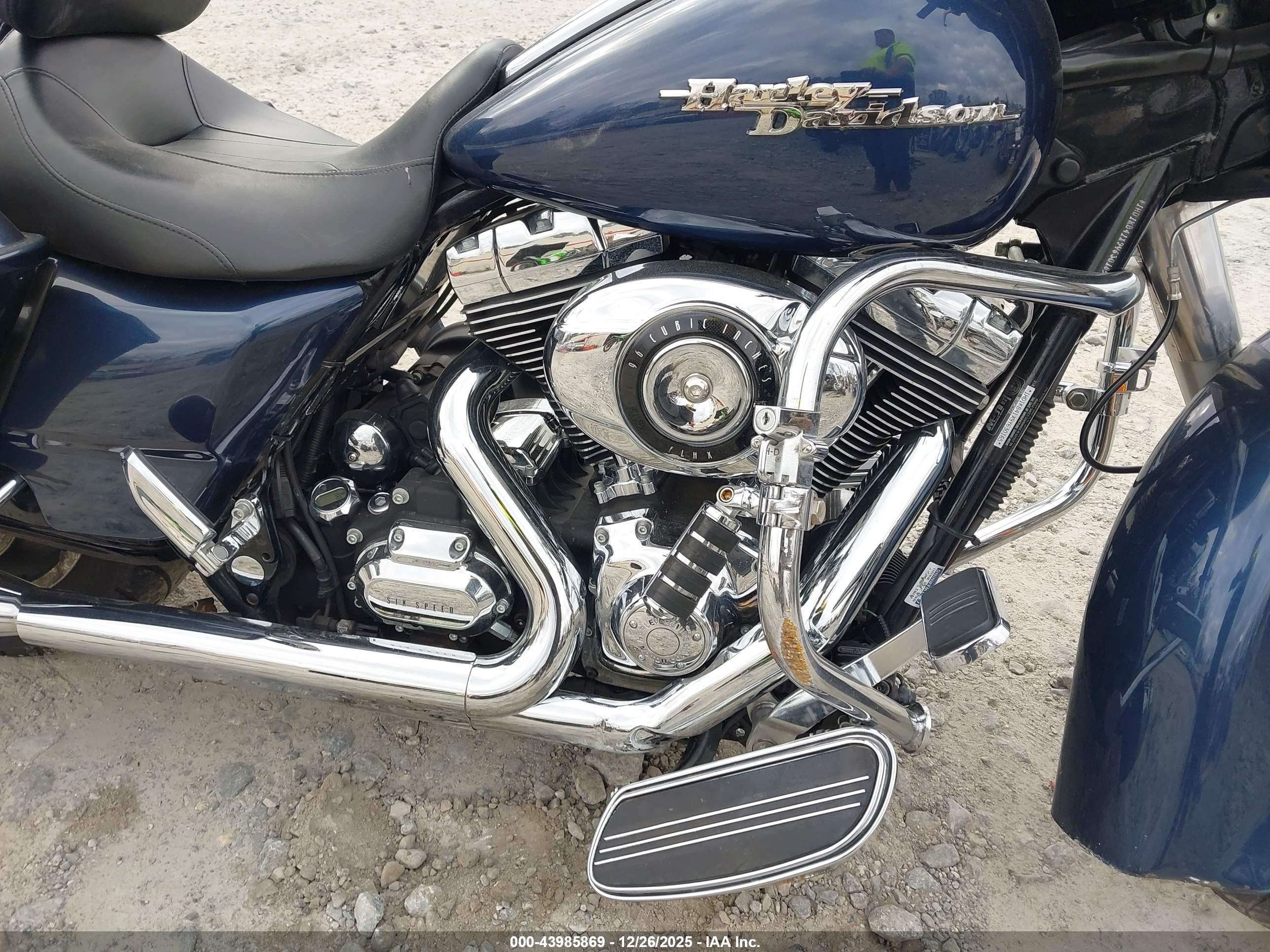 HARLEY-DAVIDSON FLHX image 8