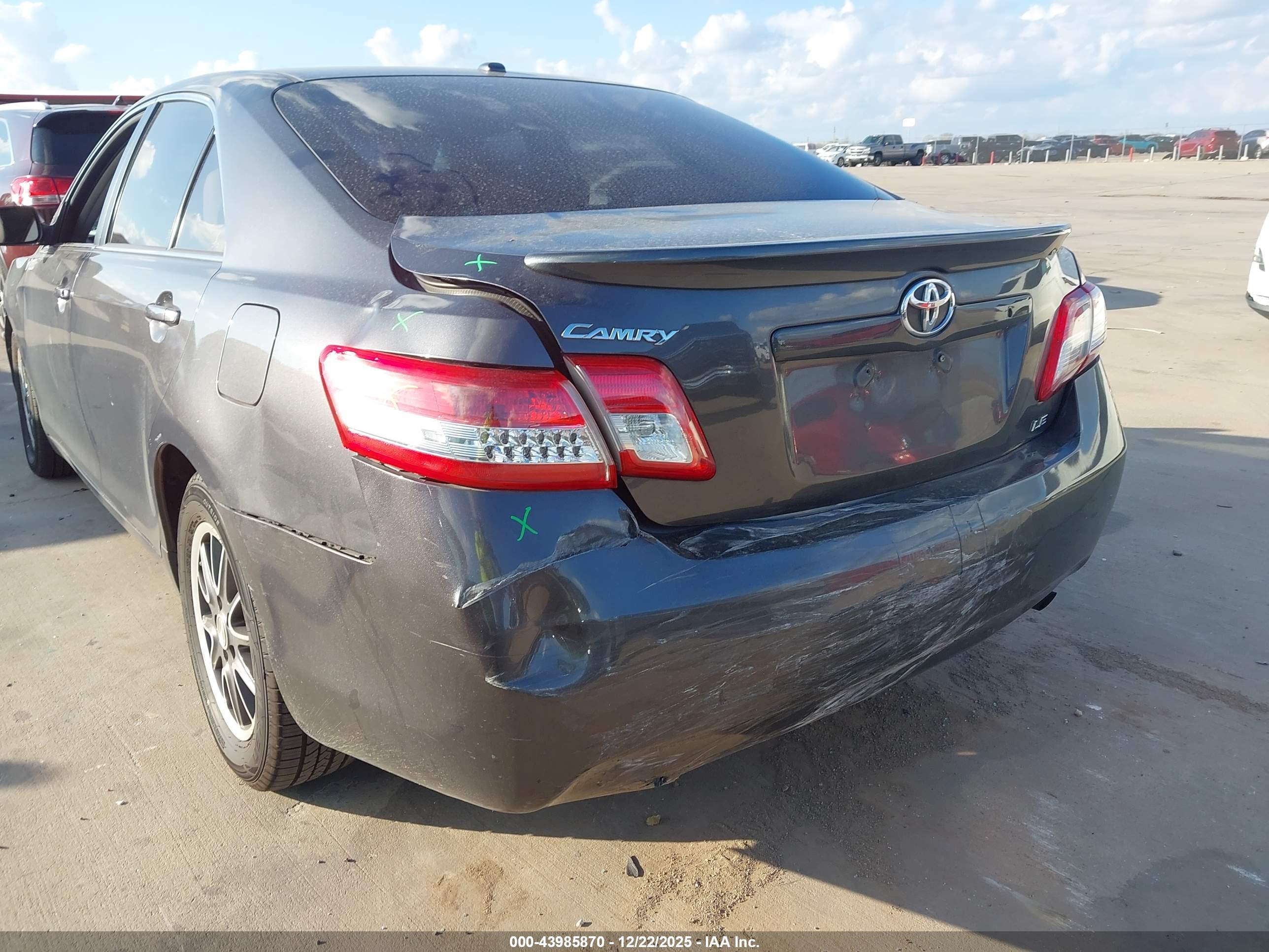 TOYOTA CAMRY image 6