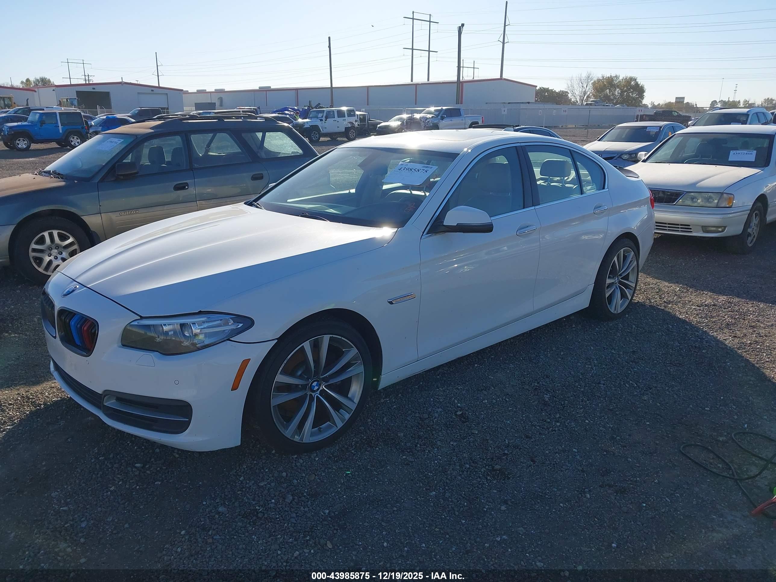 BMW 528I image 2