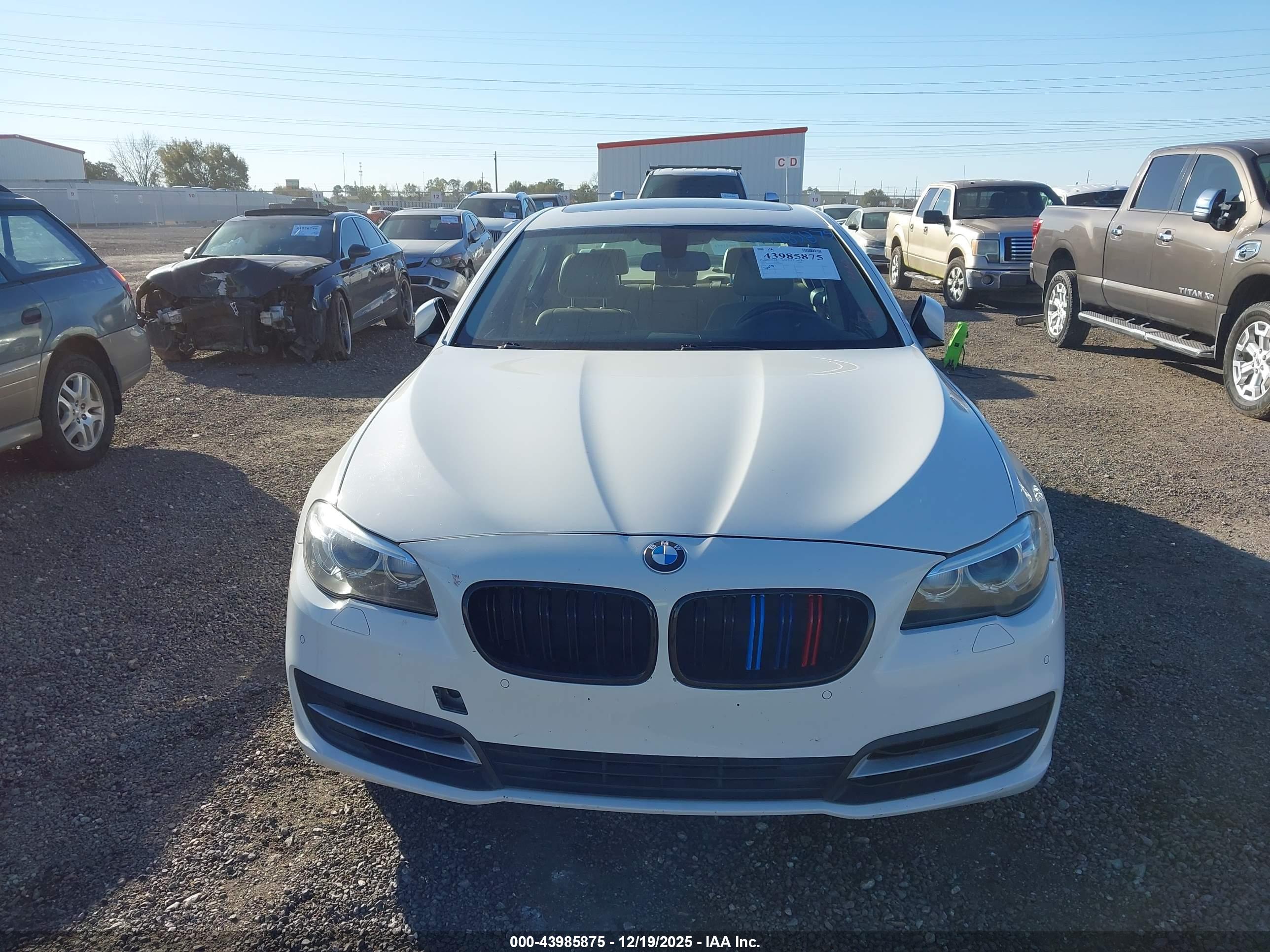 BMW 528I image 6