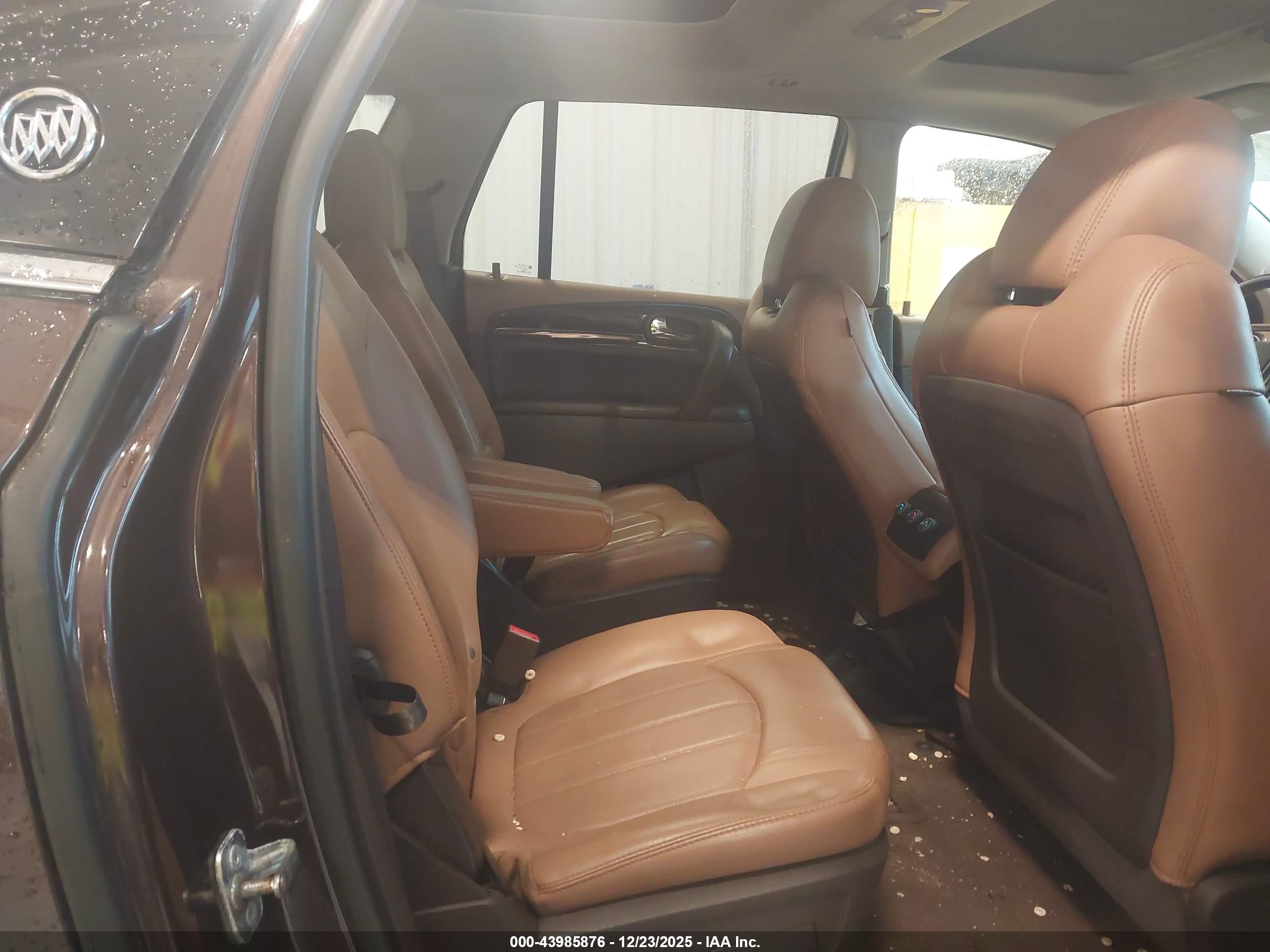 BUICK ENCLAVE image 8