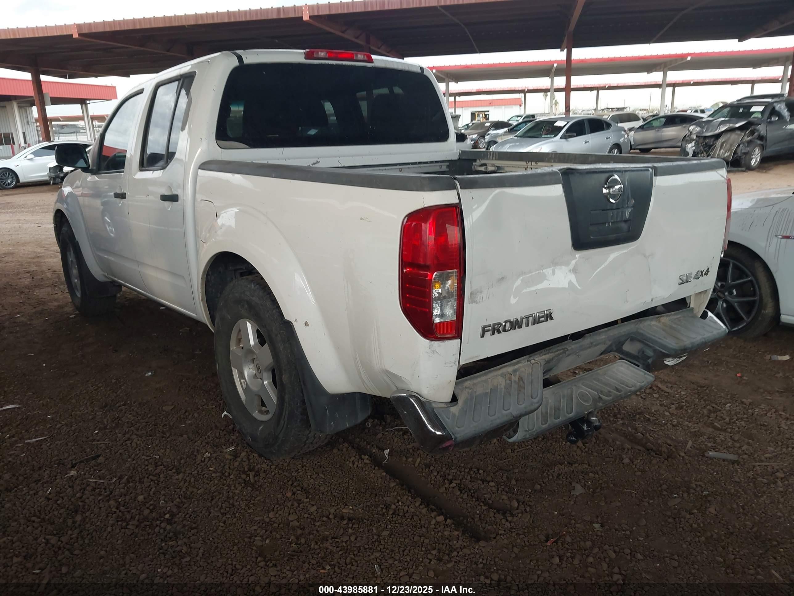 NISSAN FRONTIER image 3