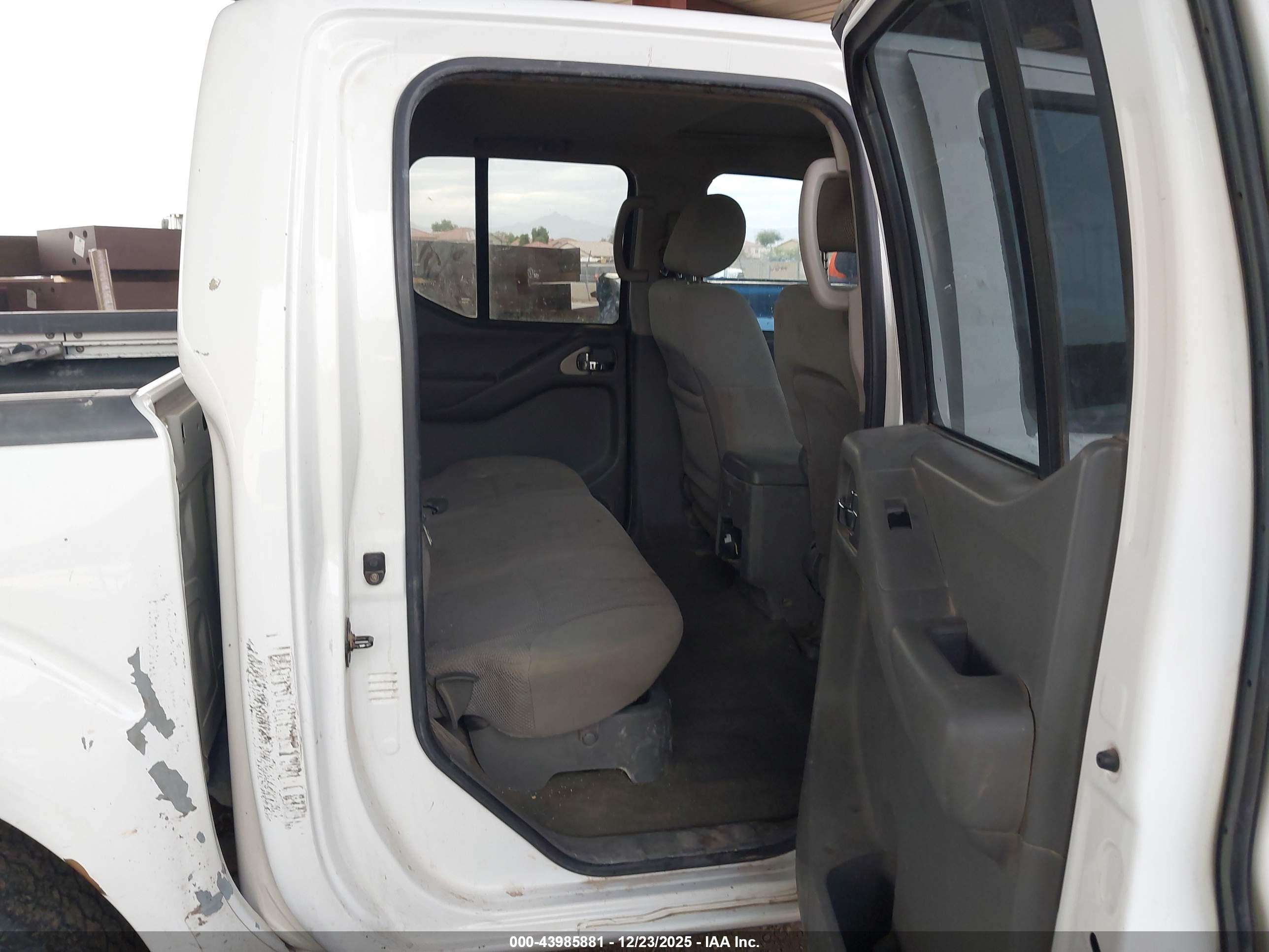 NISSAN FRONTIER image 8
