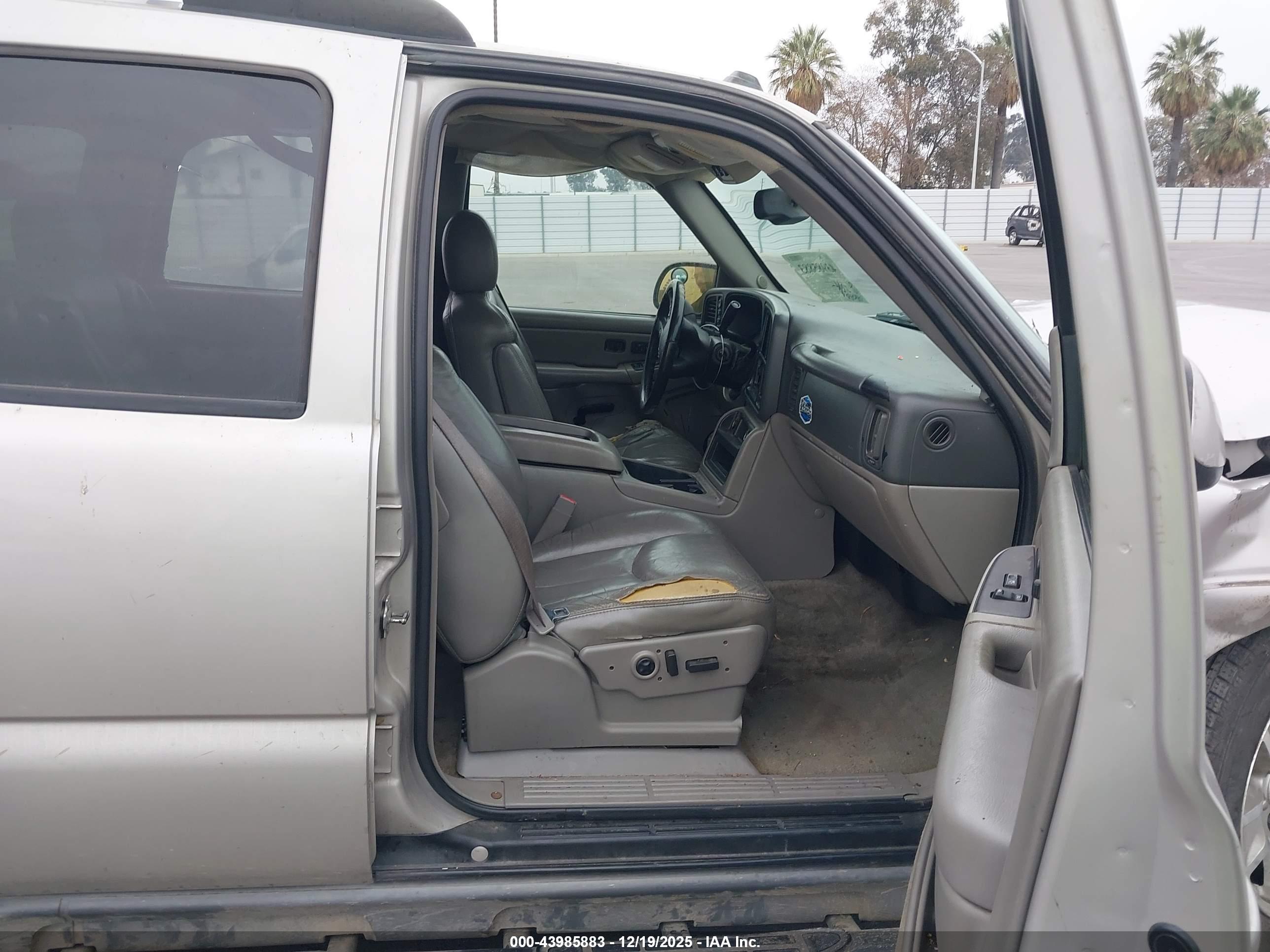 CHEVROLET TAHOE image 5