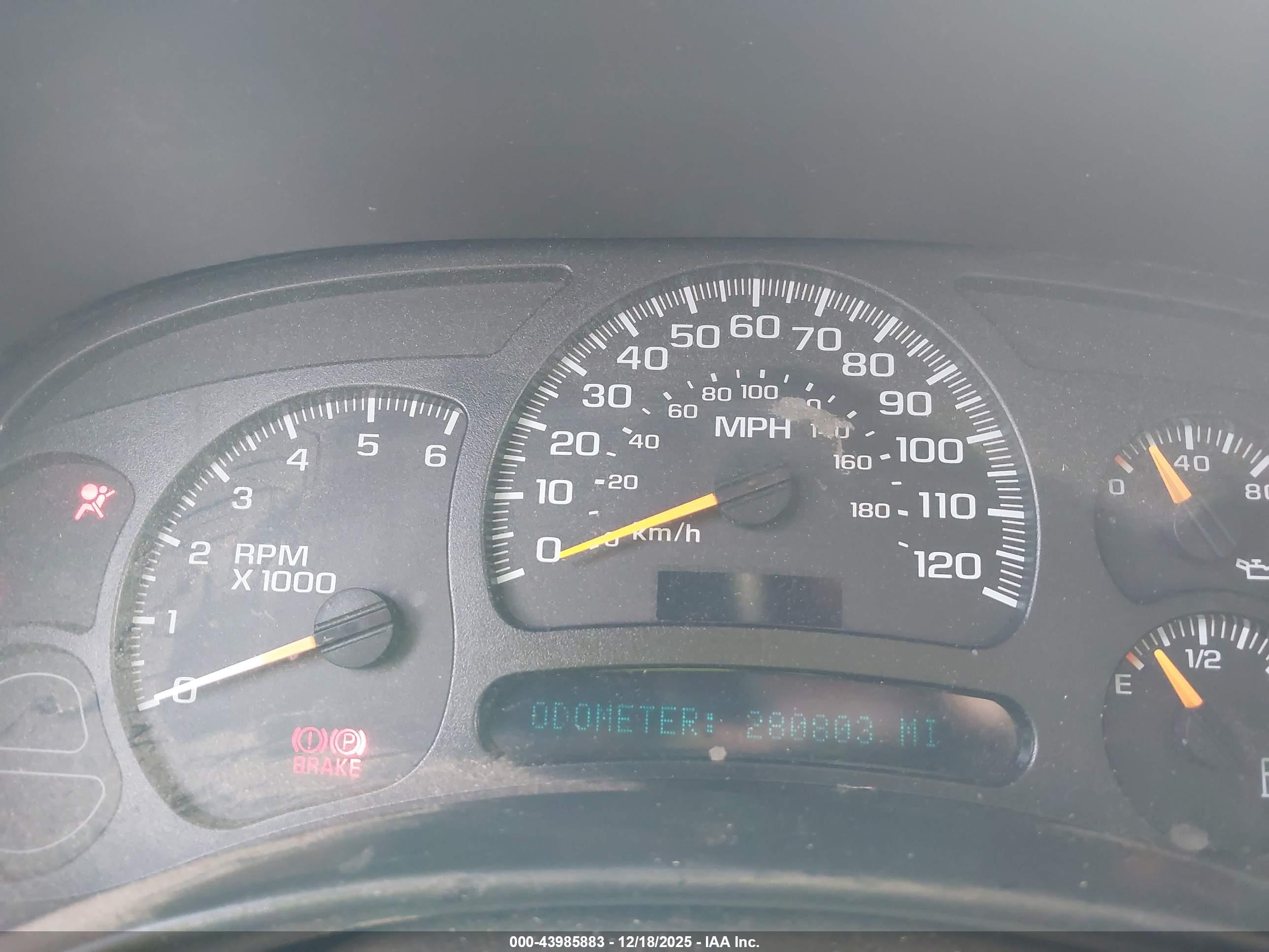 CHEVROLET TAHOE image 7