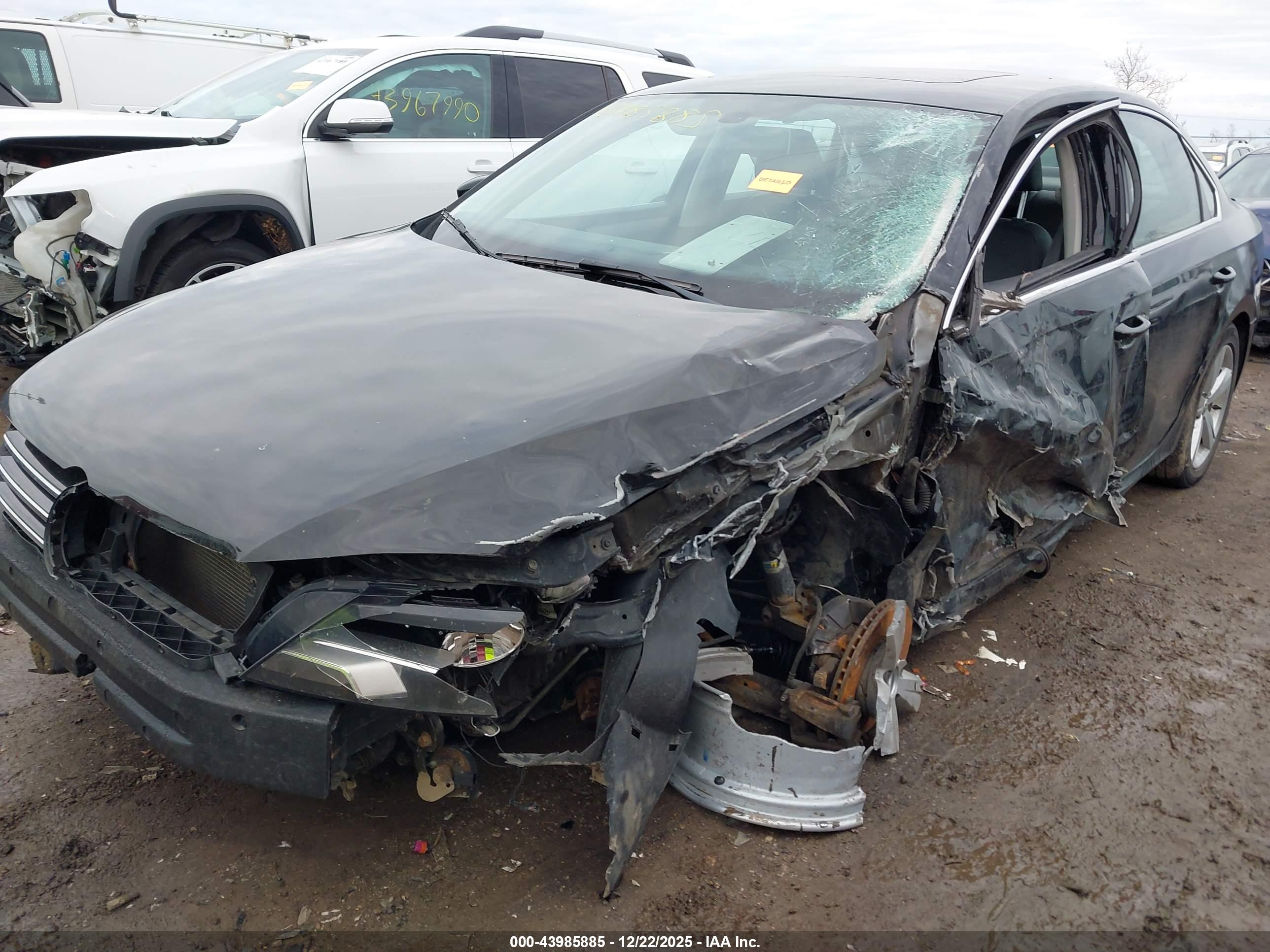 VOLKSWAGEN PASSAT image 6