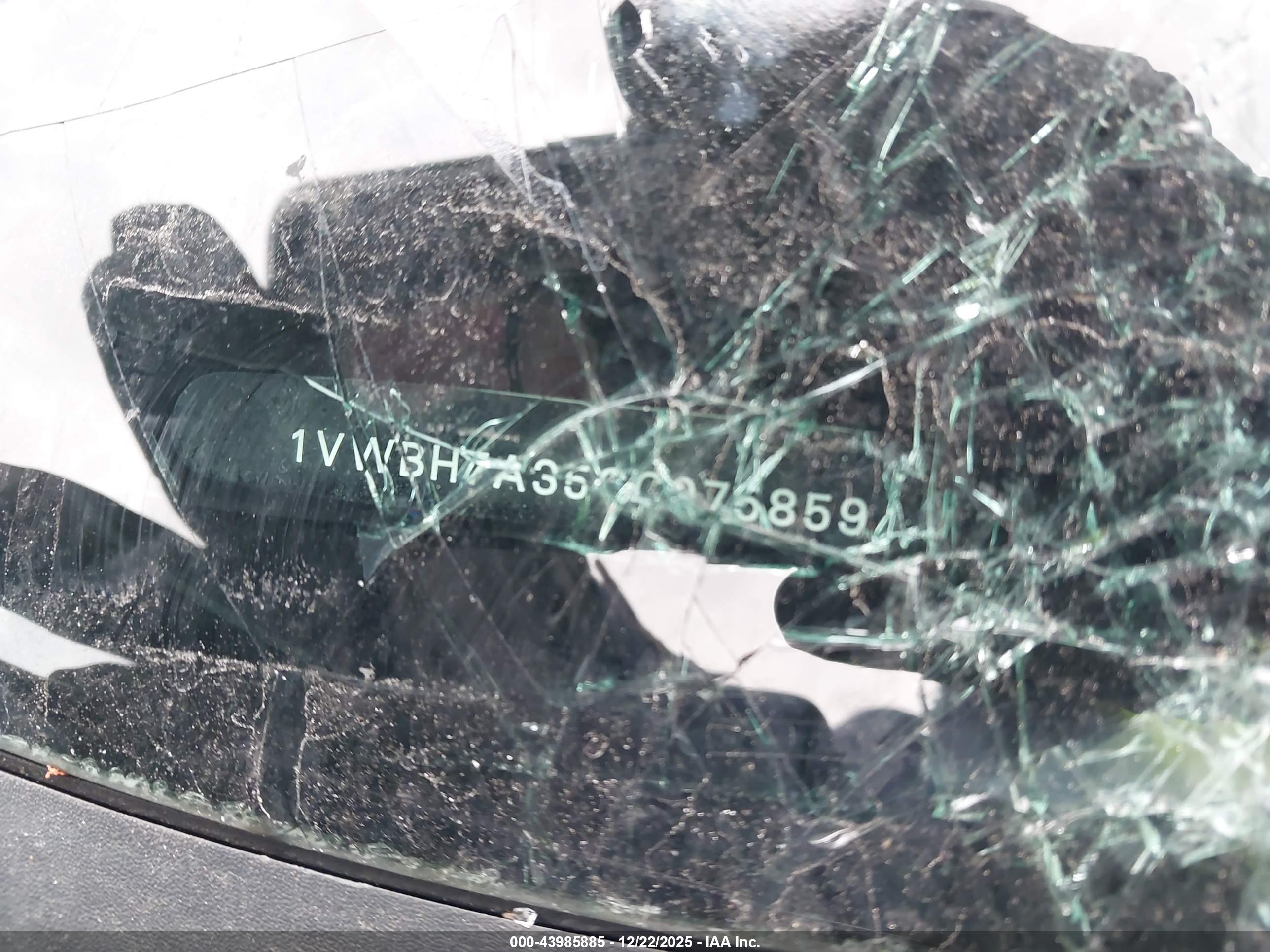 VOLKSWAGEN PASSAT image 9