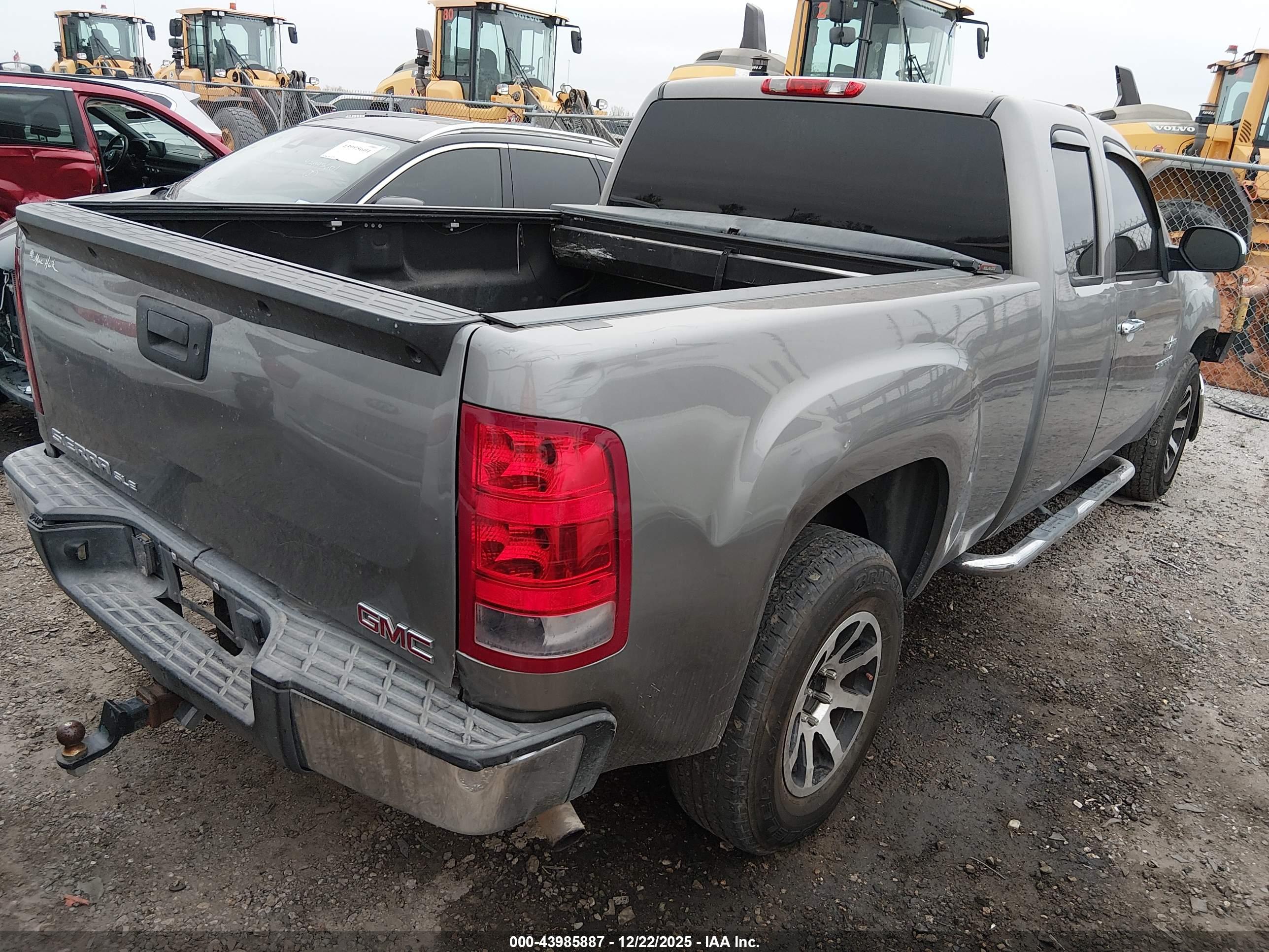 GMC SIERRA image 4